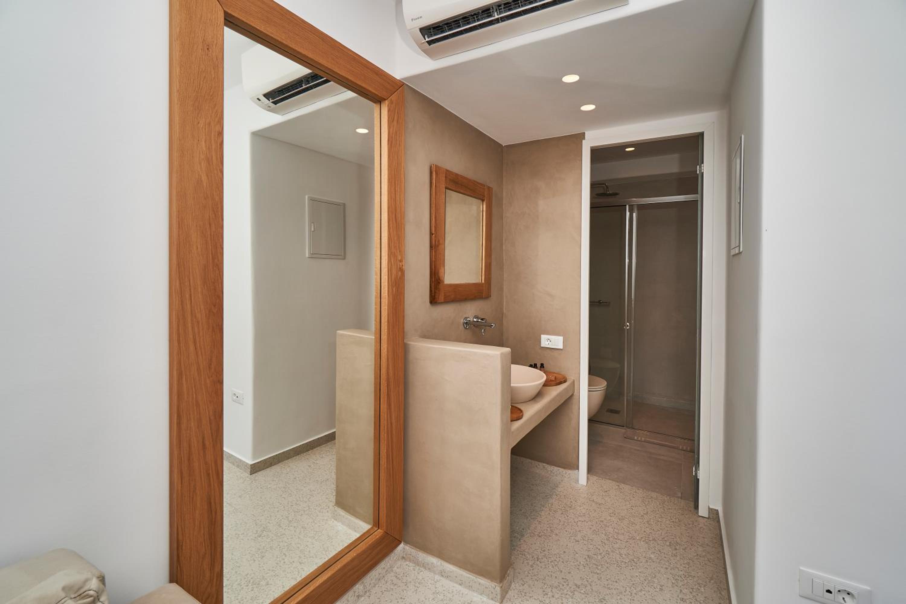 Apartment with Sea View - Photo 2