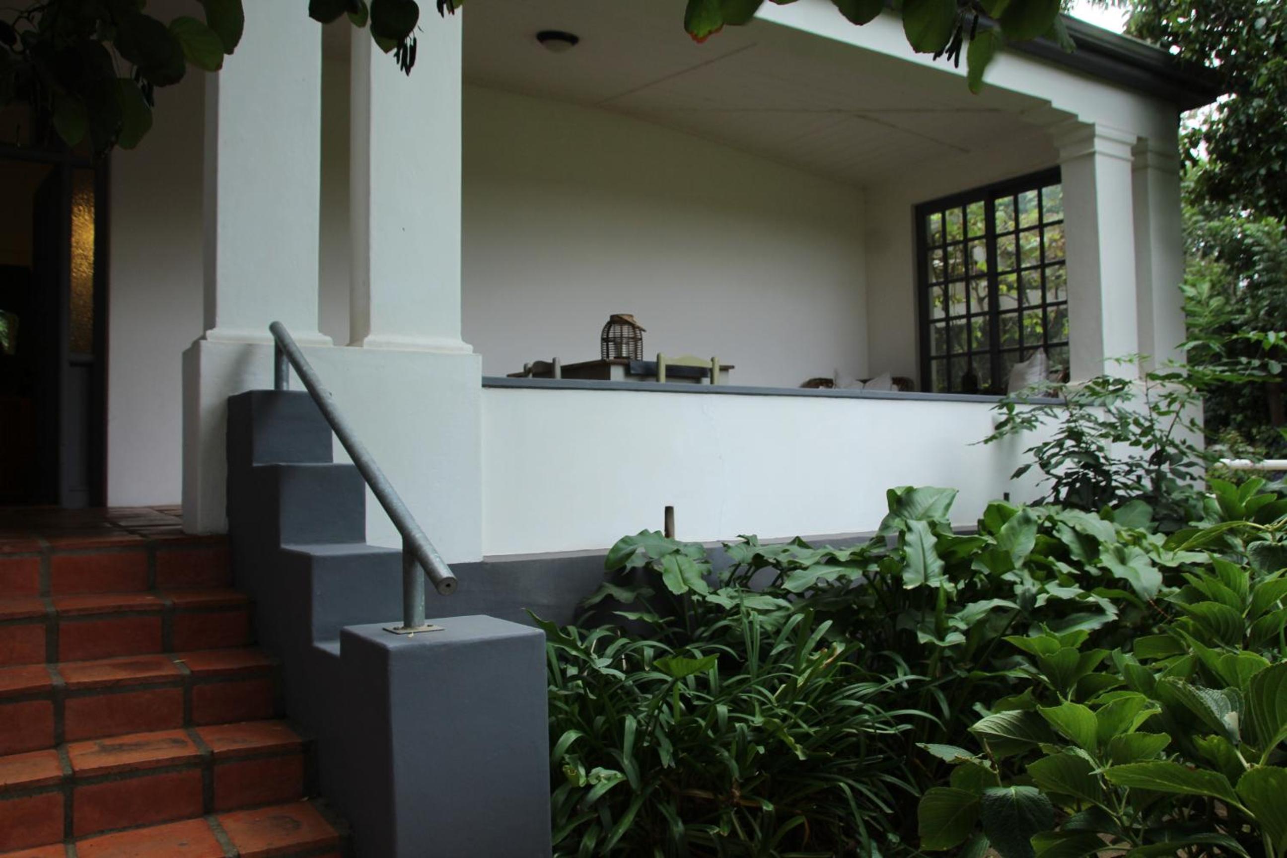 Executive Suite 6 - Photo 9