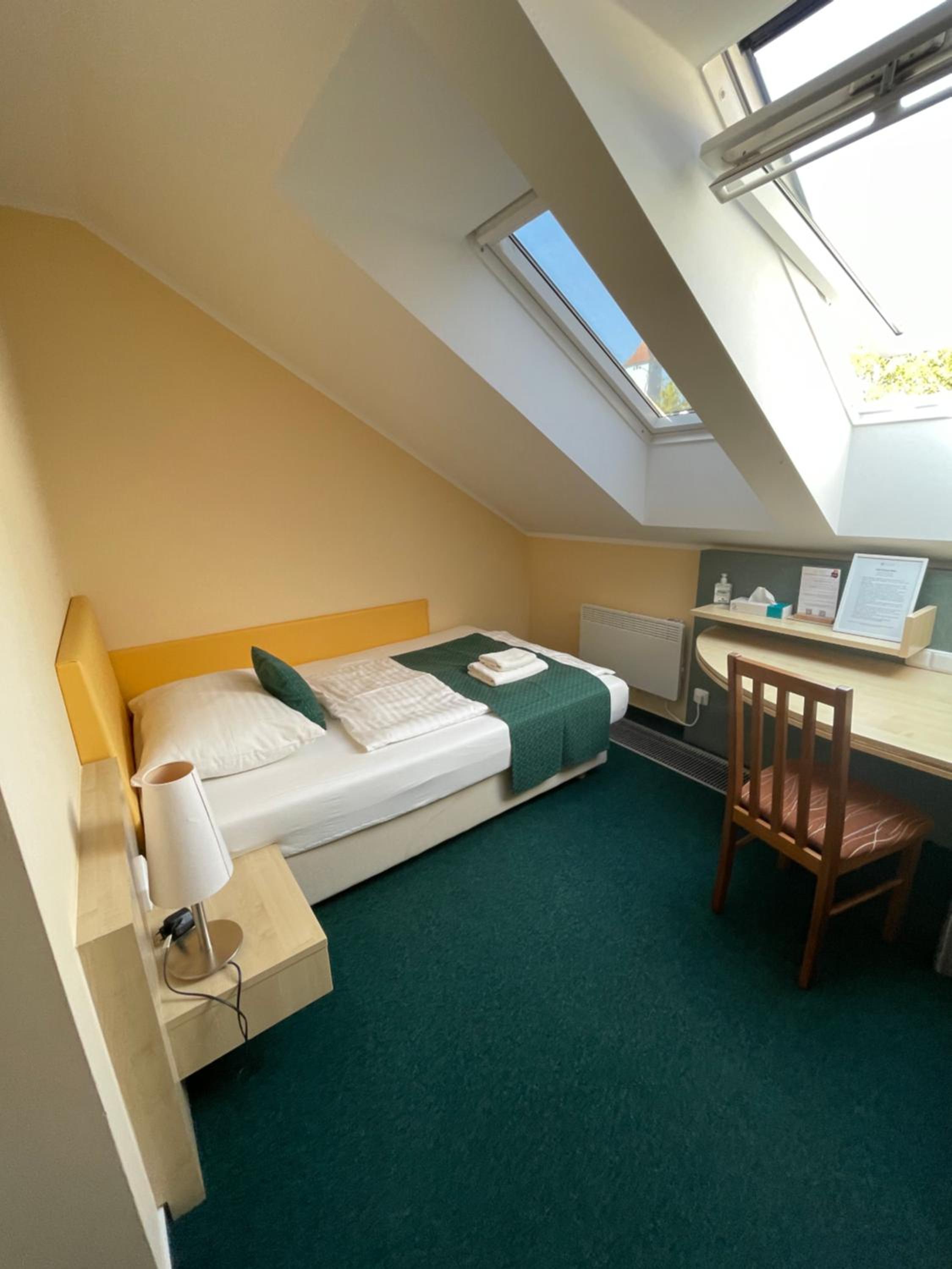 Economy Double Room photo 2