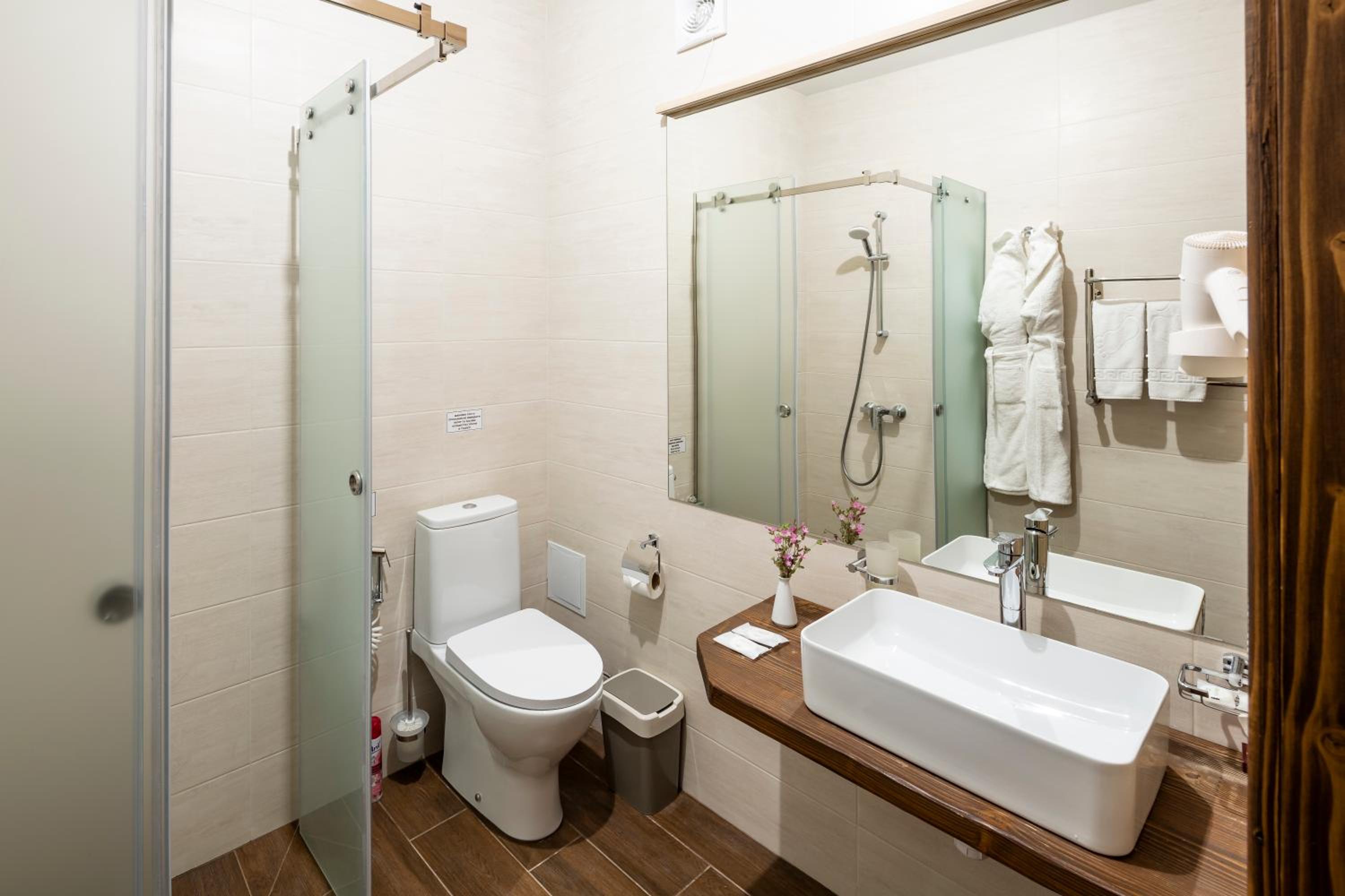 Standard Double Room photo 3