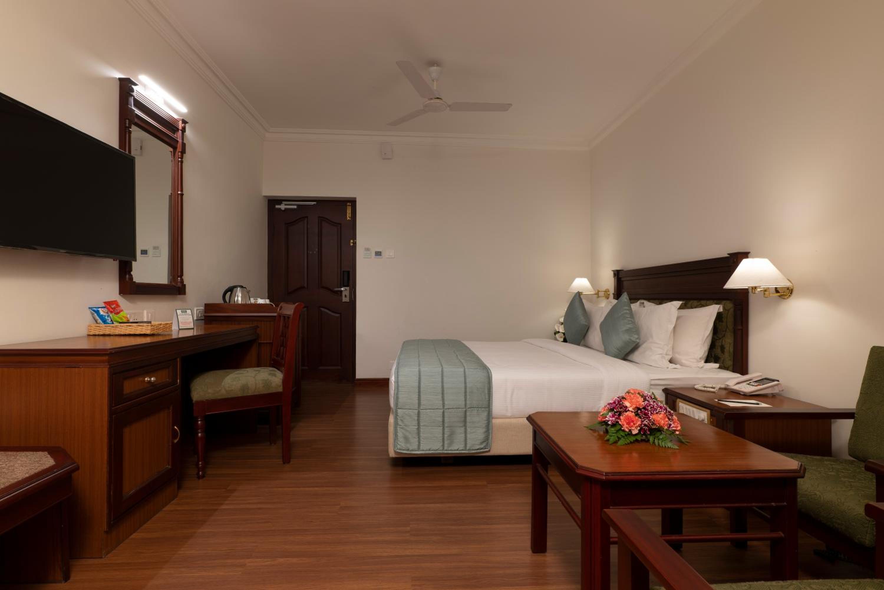 Double Room with Mountain View - Photo 4