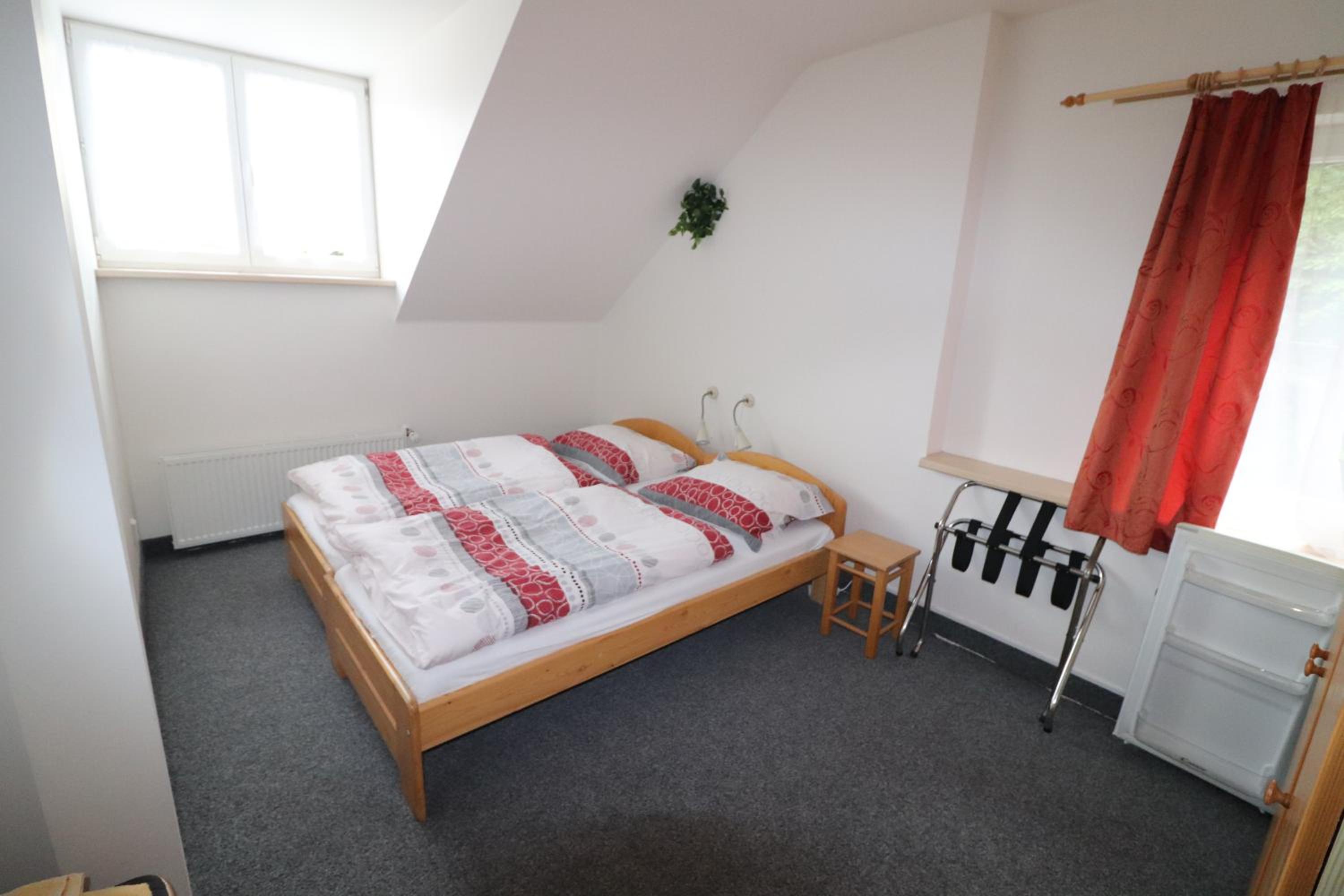 Twin Room with Extra Bed photo 2