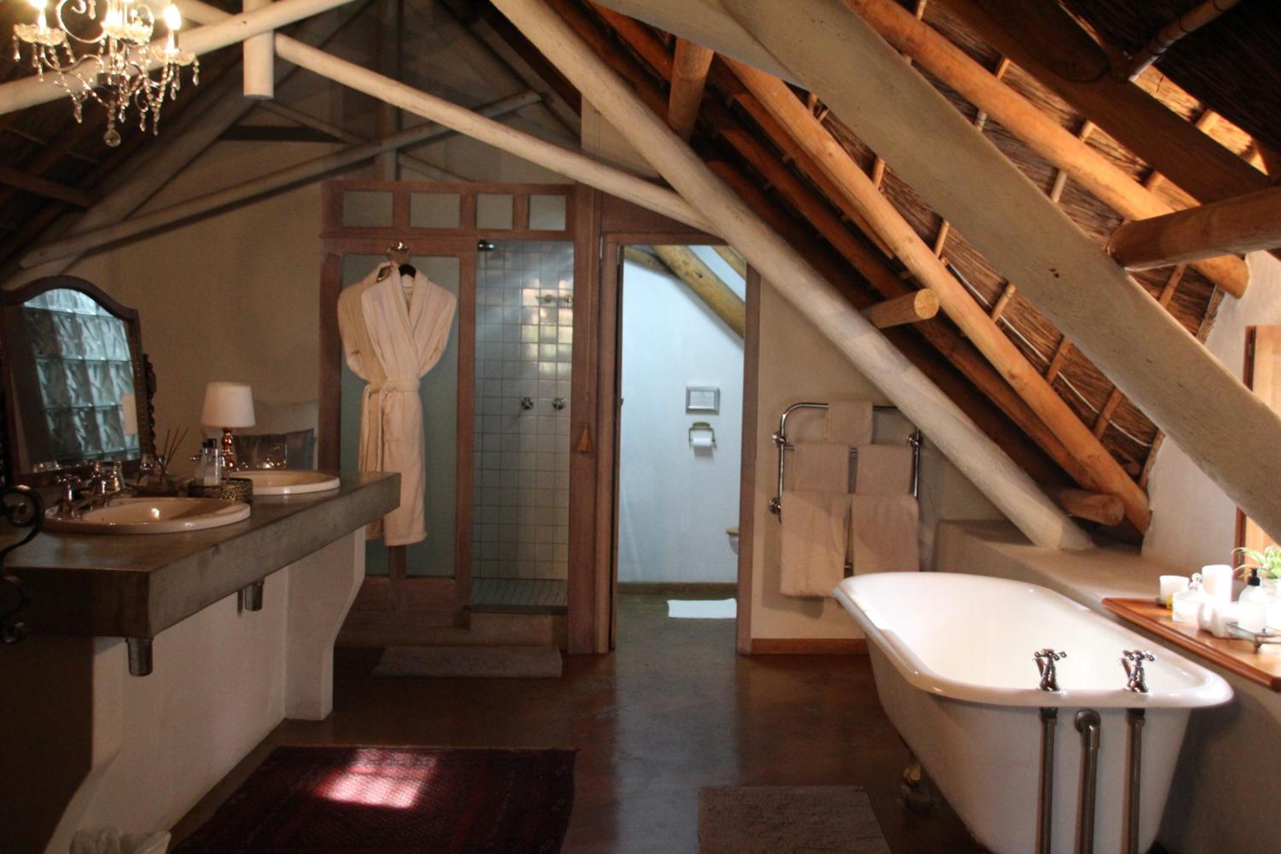 Executive Suite 5 - Photo 12