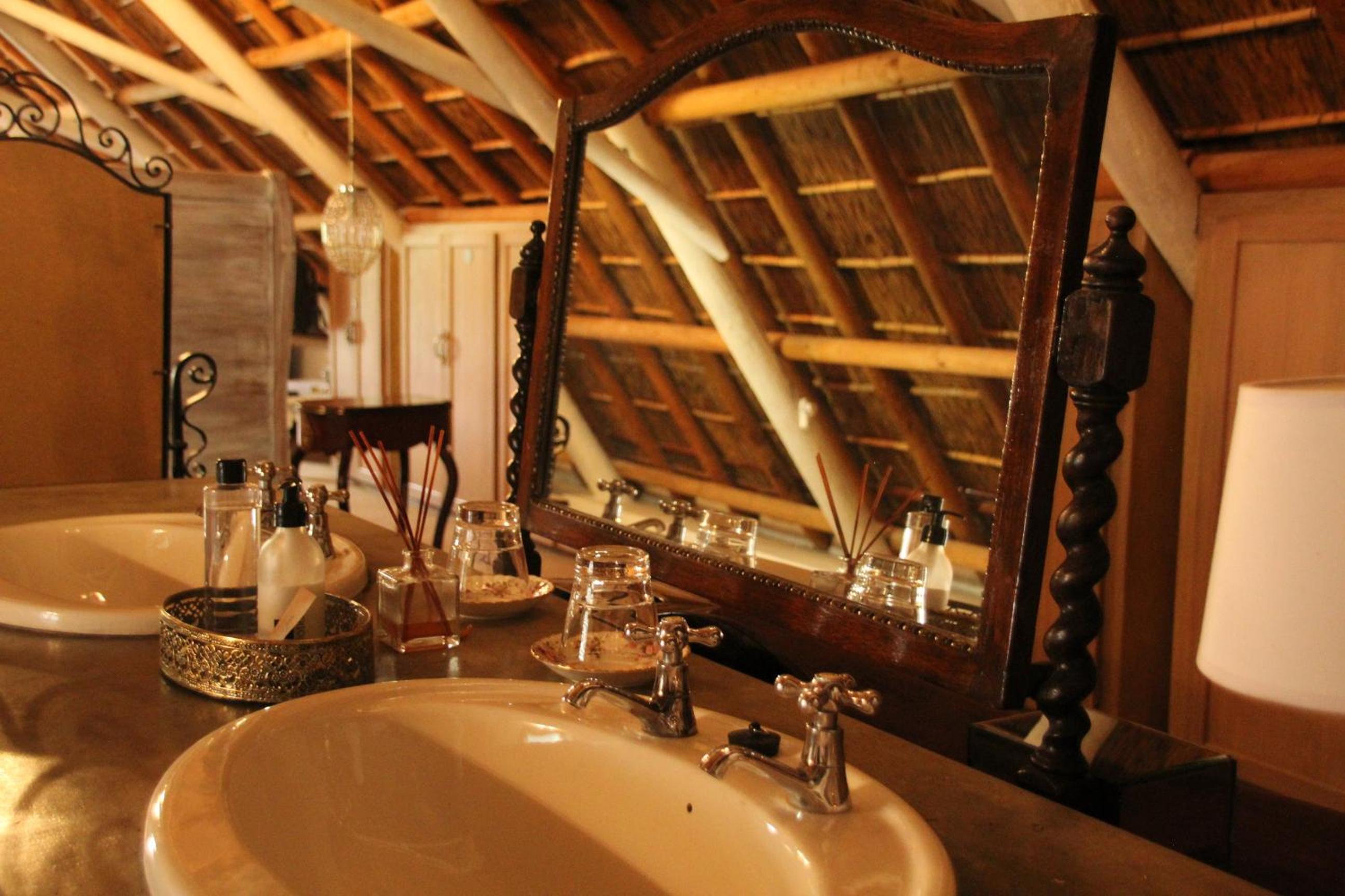 Executive Suite 5 - Photo 13