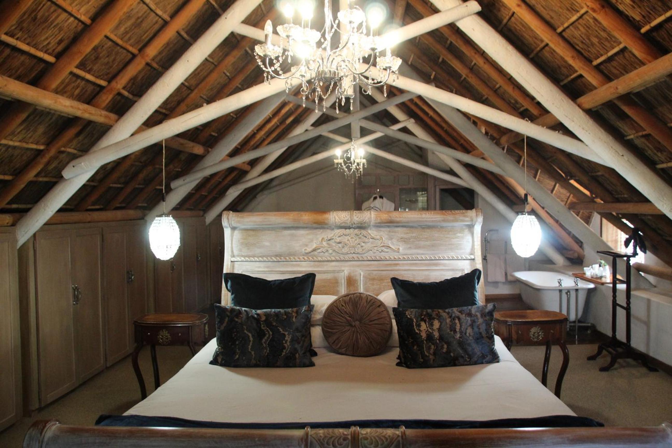 Executive Suite 5 - Photo 2