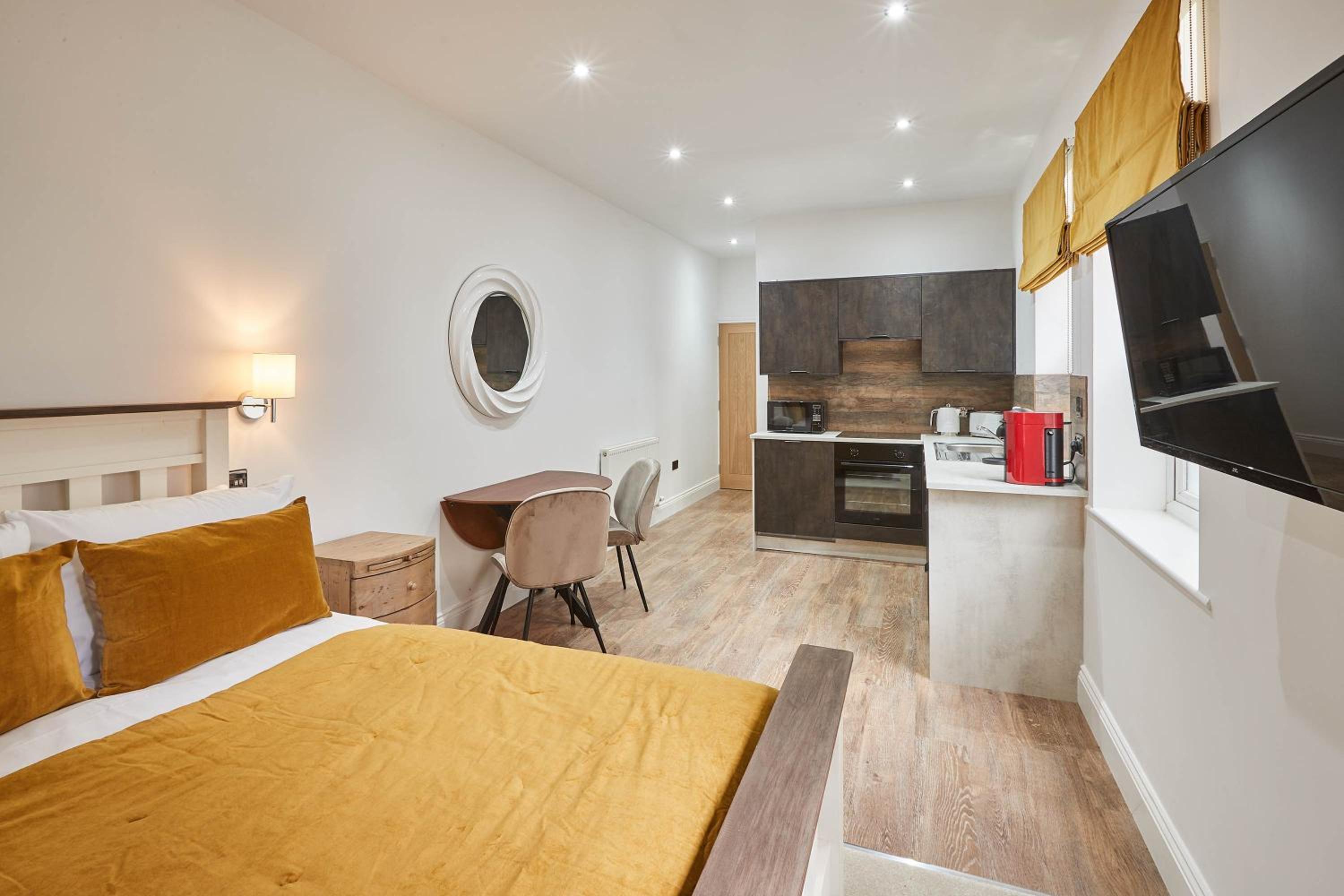 Studio Apartment photo 1