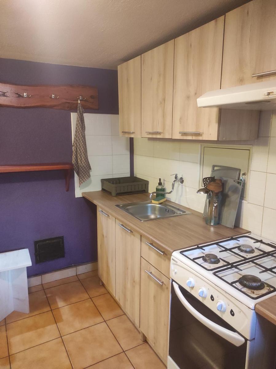 Quadruple Room with Private Bathroom - Photo 6