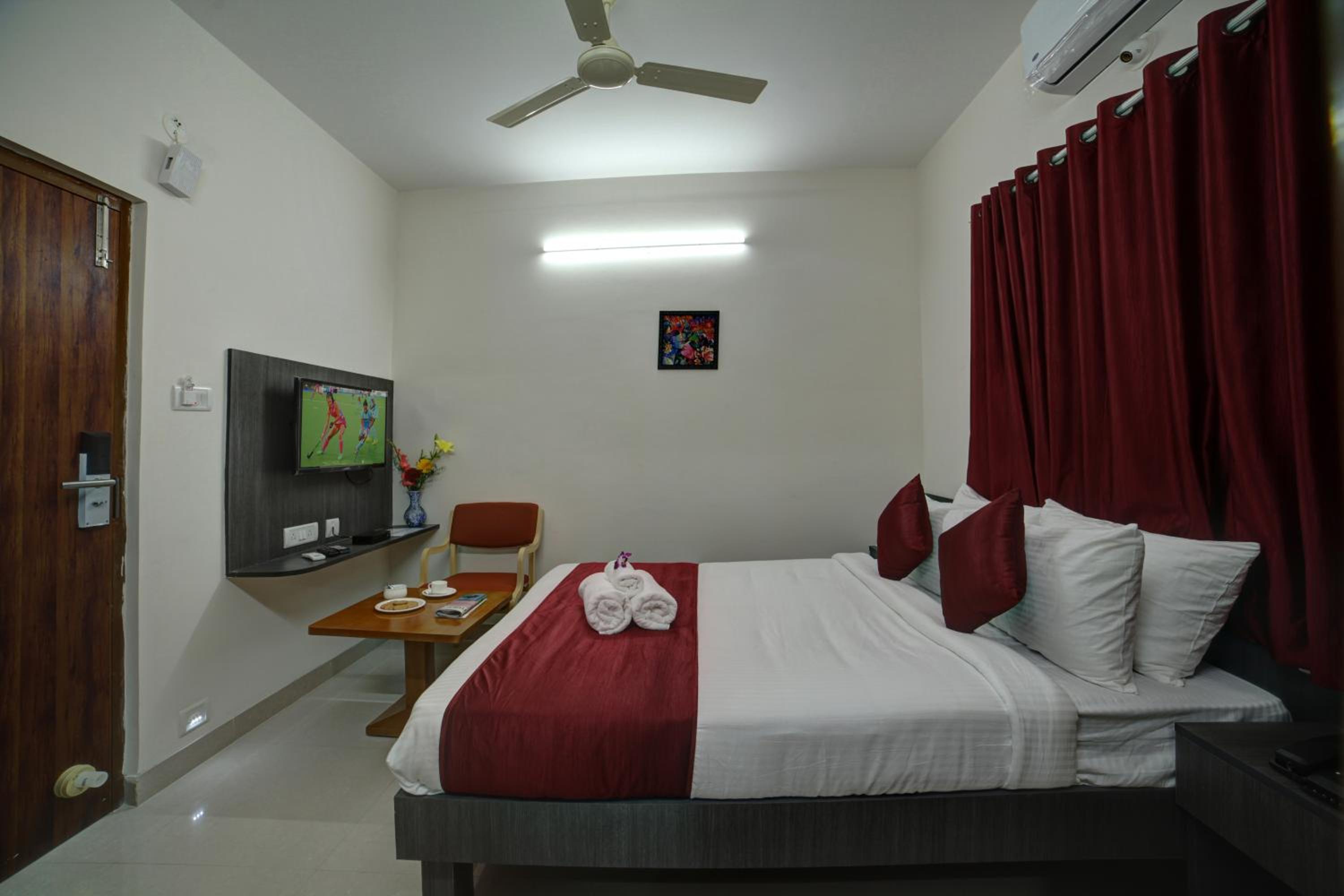 Standard Double Room - Photo 5