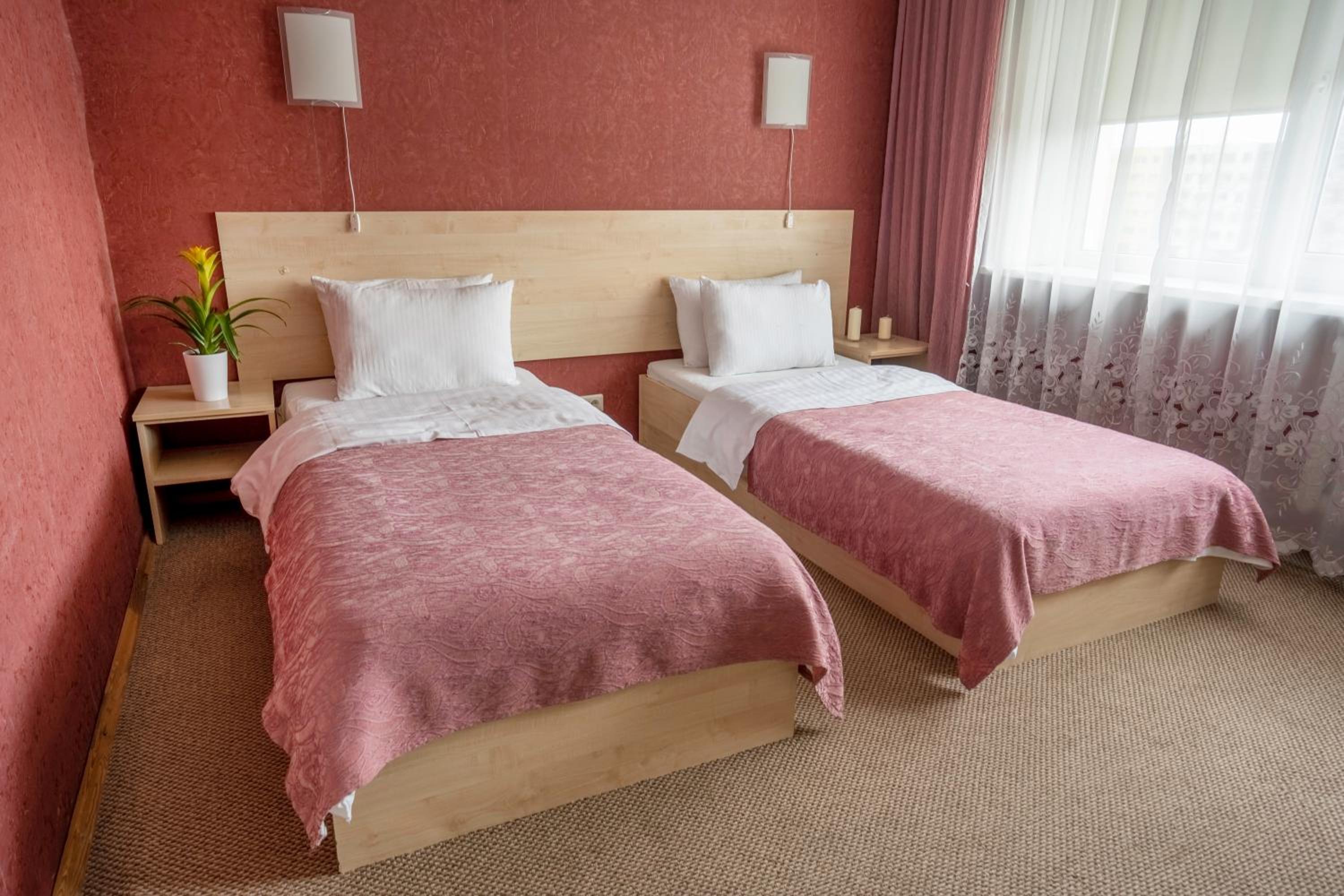 Standard Twin Room - Photo 5