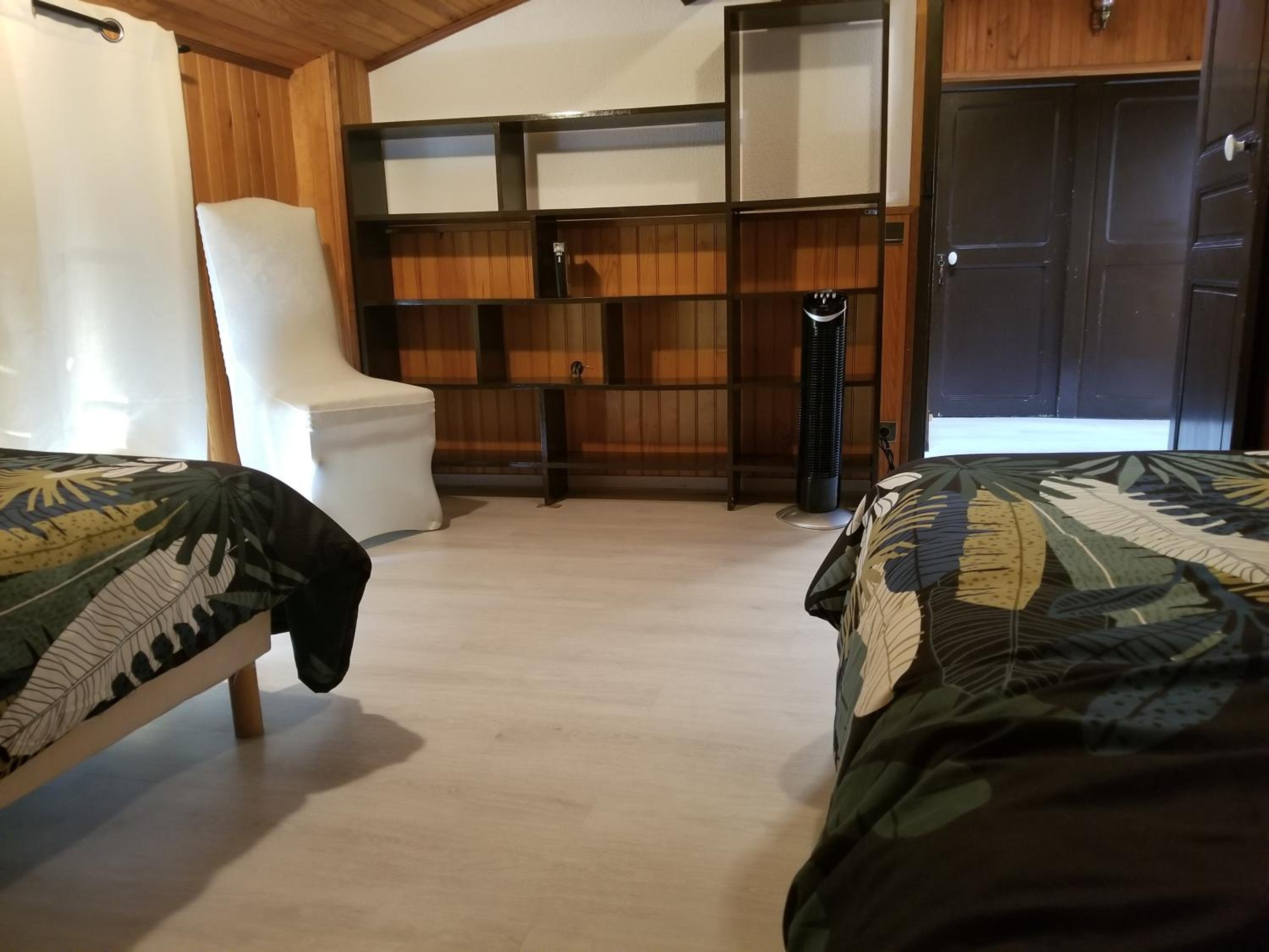 Twin Room with View - Photo 2