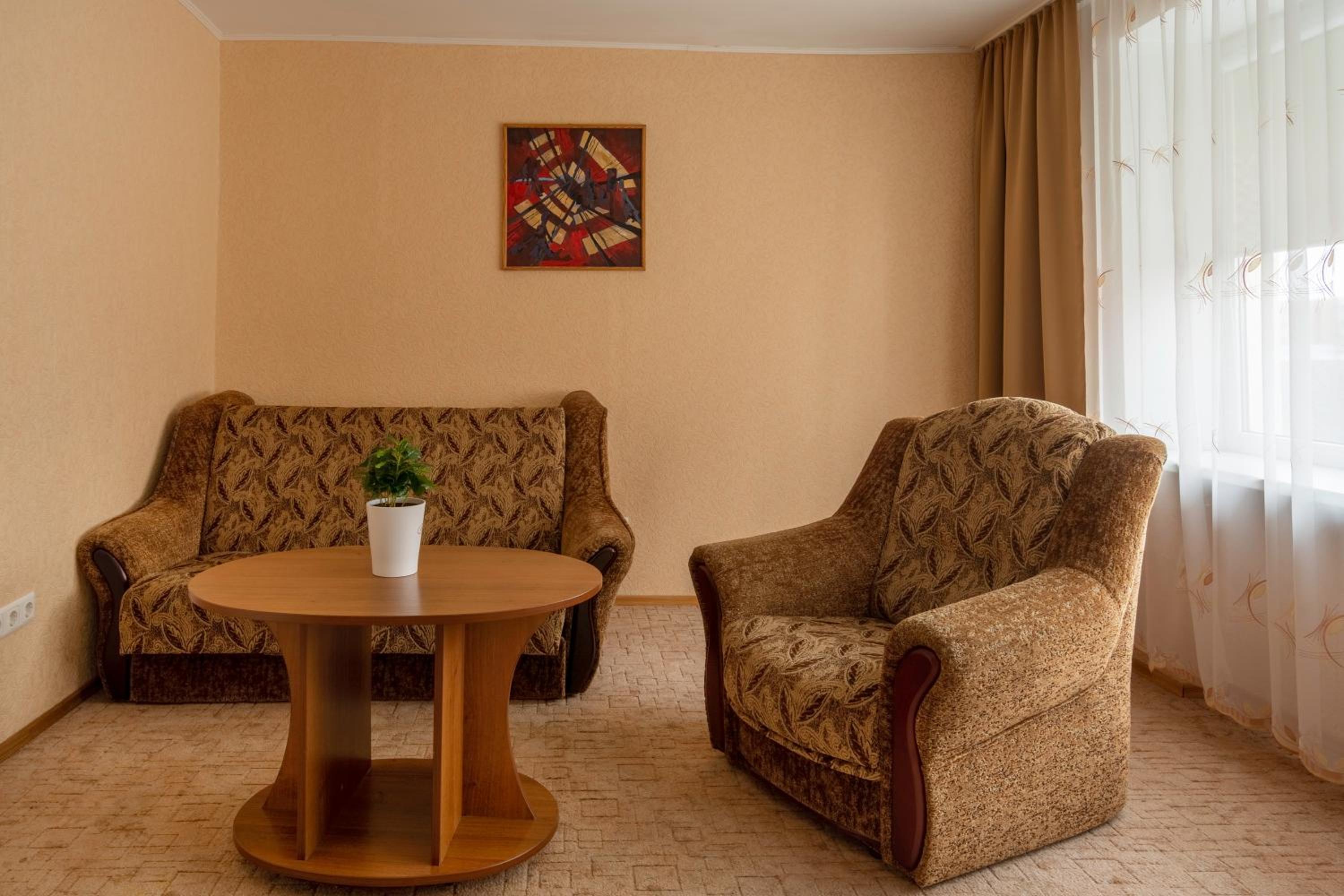 Queen Suite - Photo 4