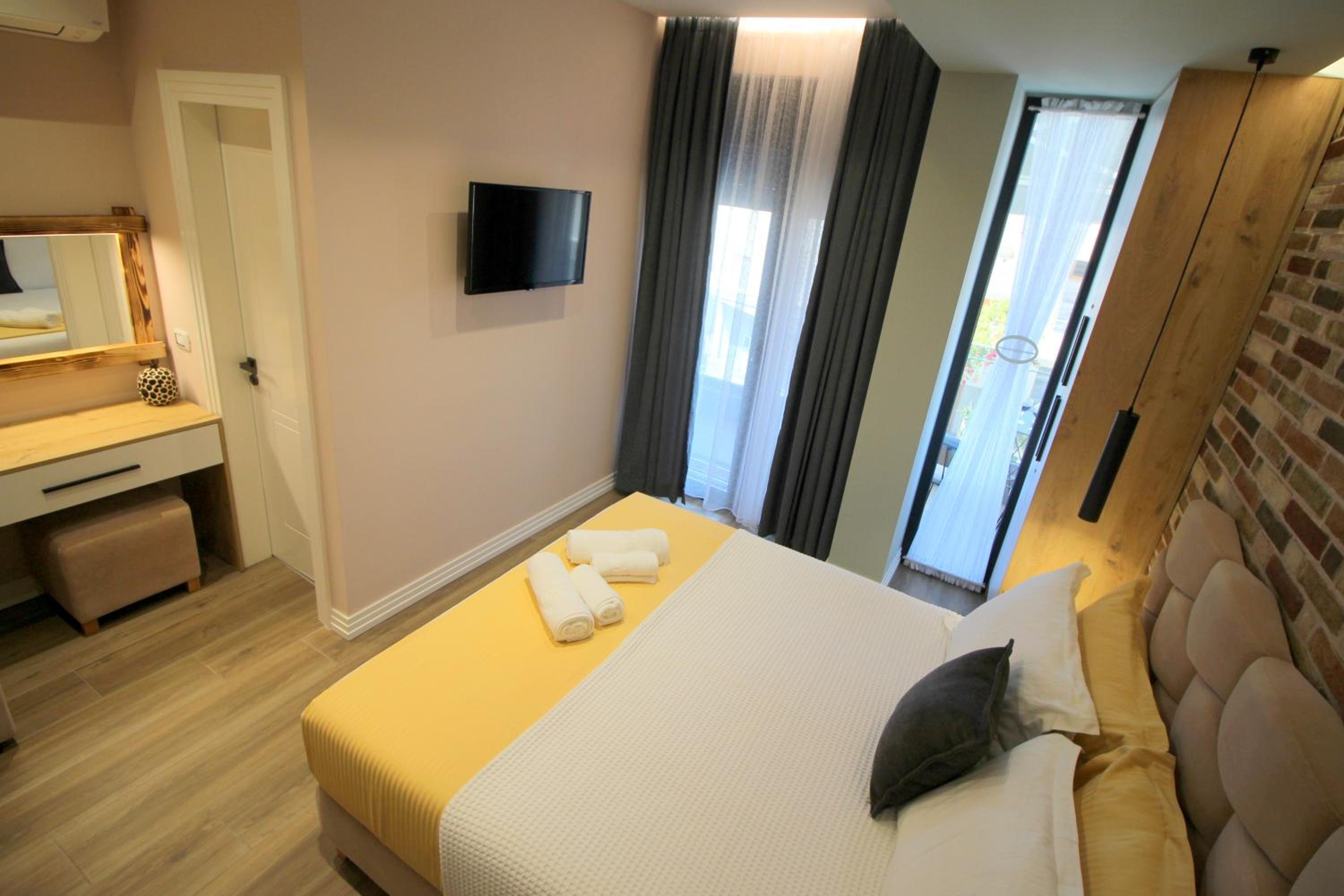 Double Room with Balcony photo 3