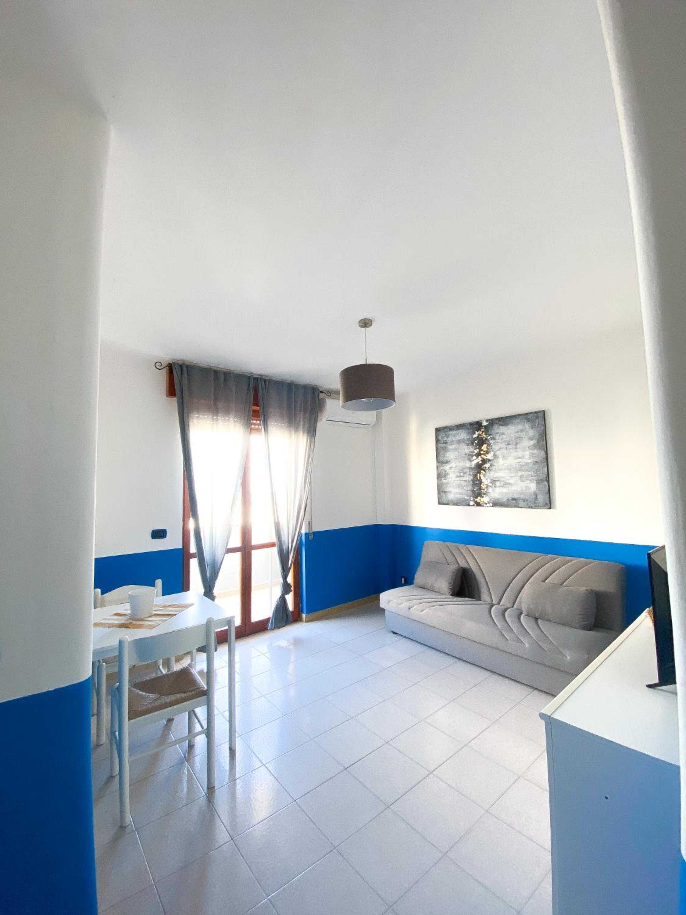 One-Bedroom Apartment - Photo 1