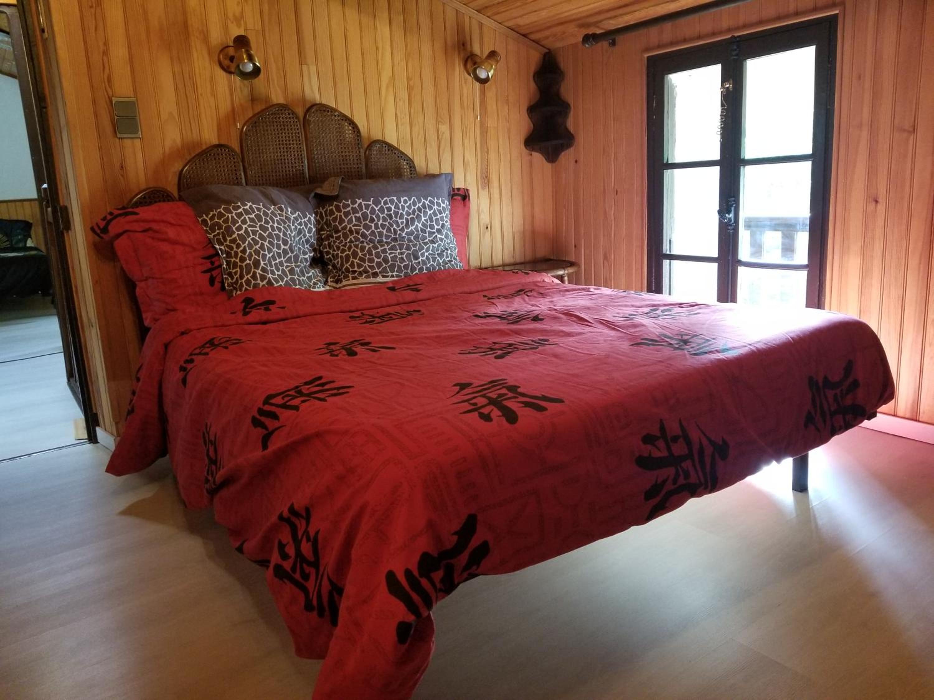Double Room with Shared Bathroom photo 2