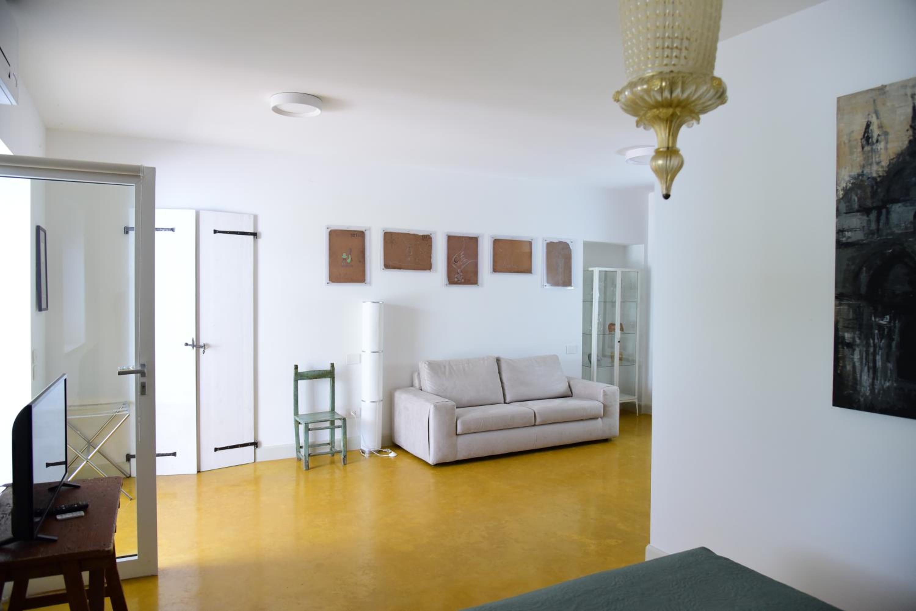 Suite - Photo 4
