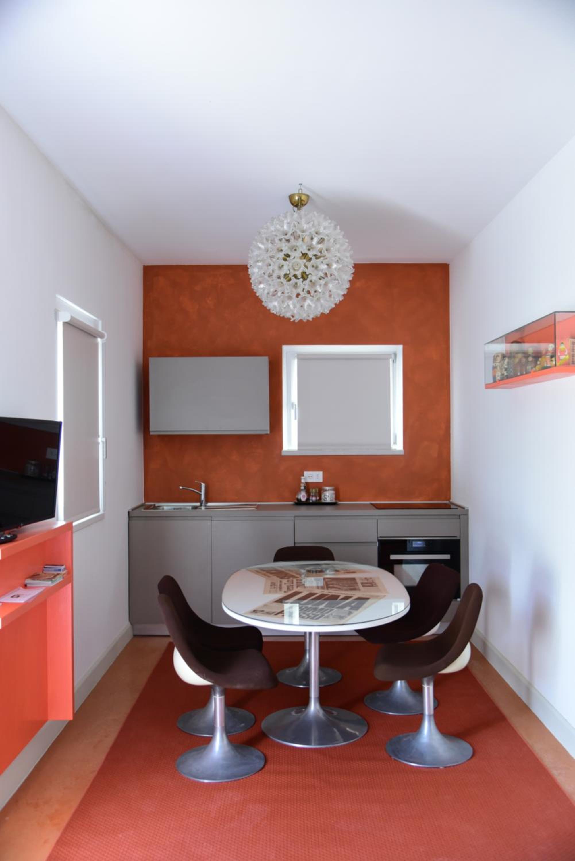 Two-Bedroom Suite - Photo 5