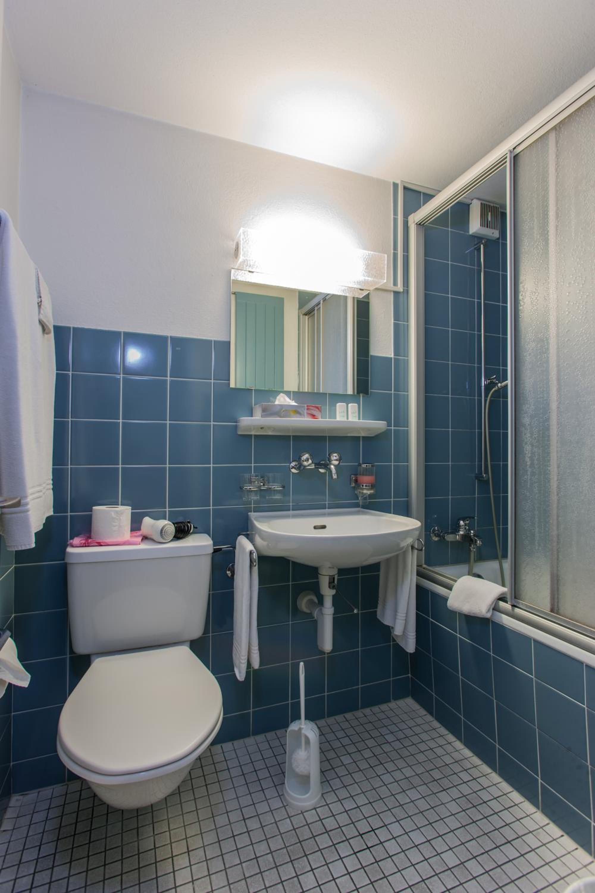 Economy Double or Twin Room photo 2