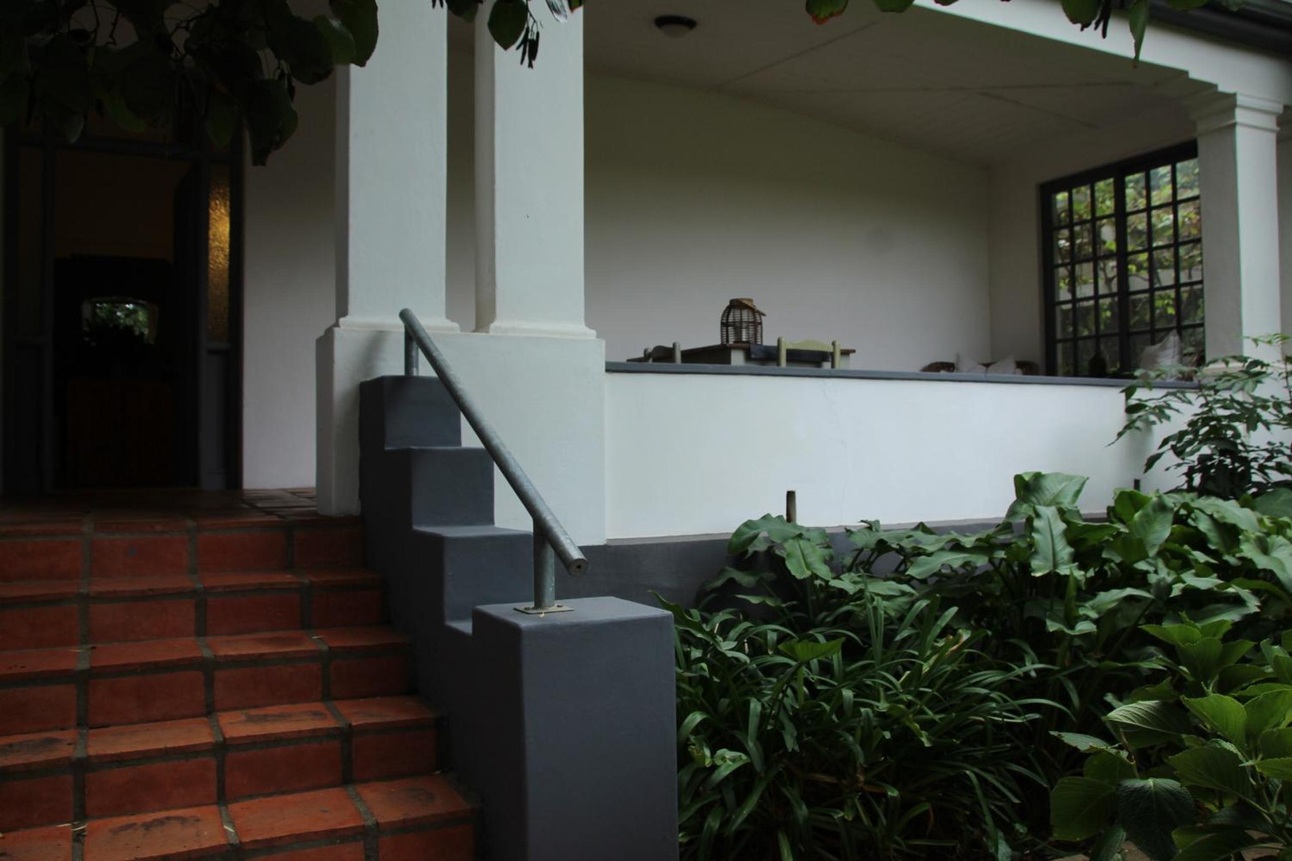Executive Suite 6 - Photo 12