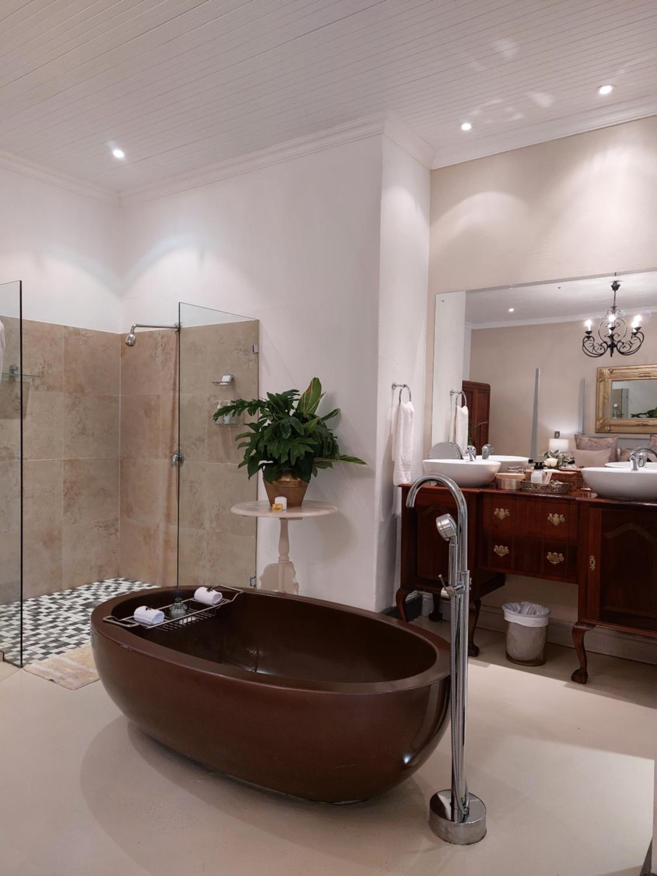 Superior Suite 7 - Photo 9
