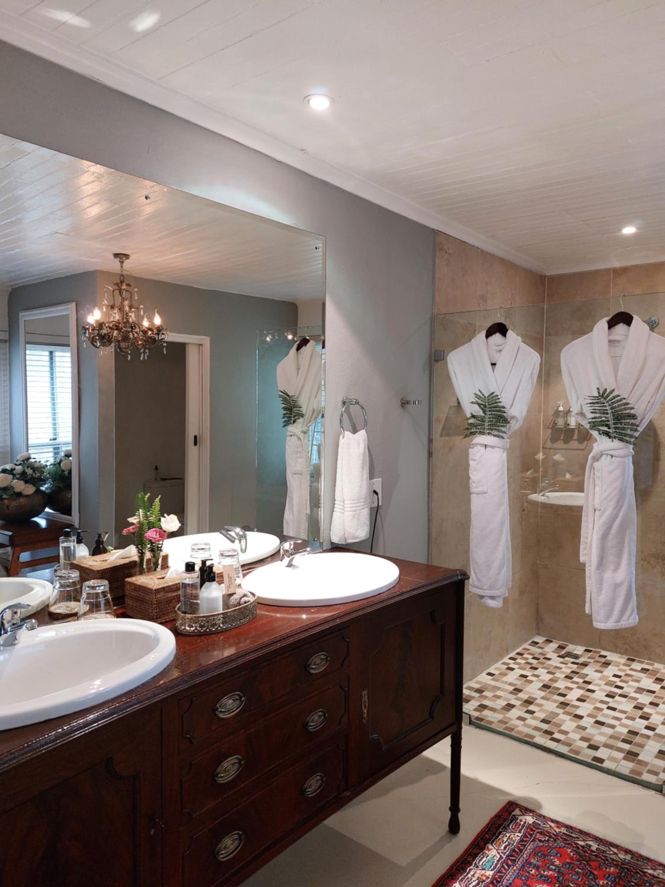 Superior Suite 8 - Photo 9