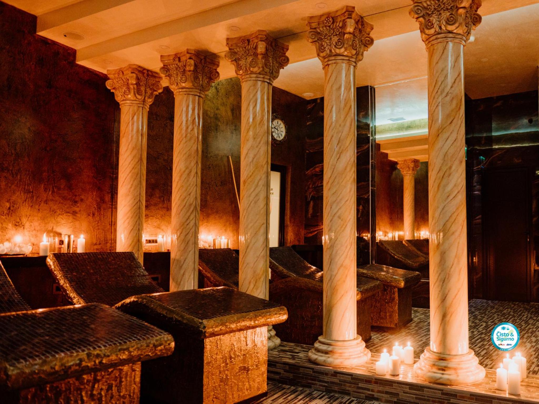 Superior King Room + VIP Spa Access - Photo 4