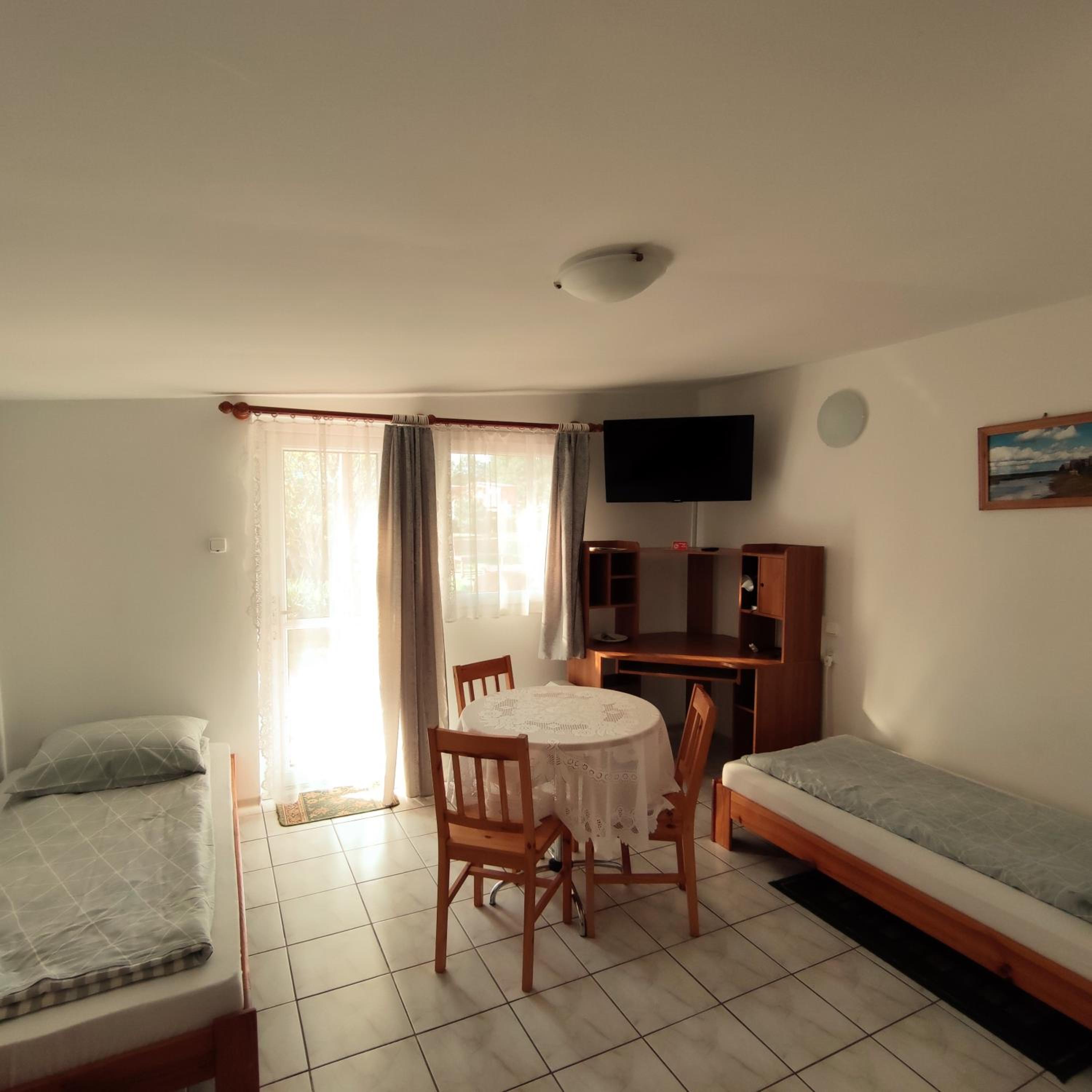 Triple Room with Private Bathroom photo 1