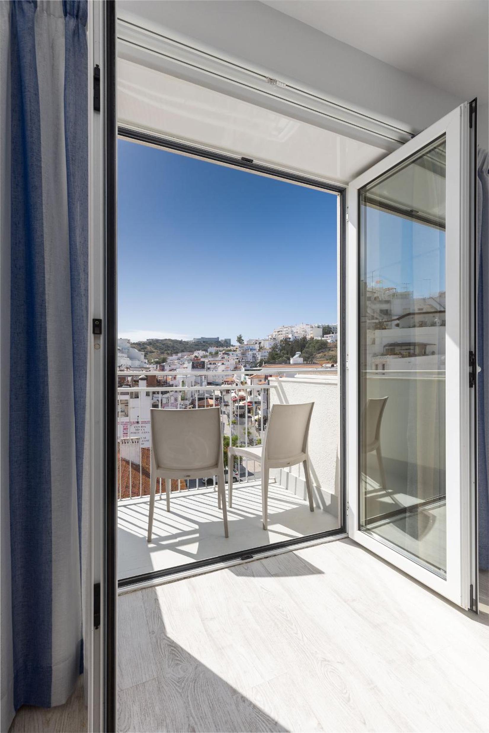 Double or Twin Room with Balcony photo 2