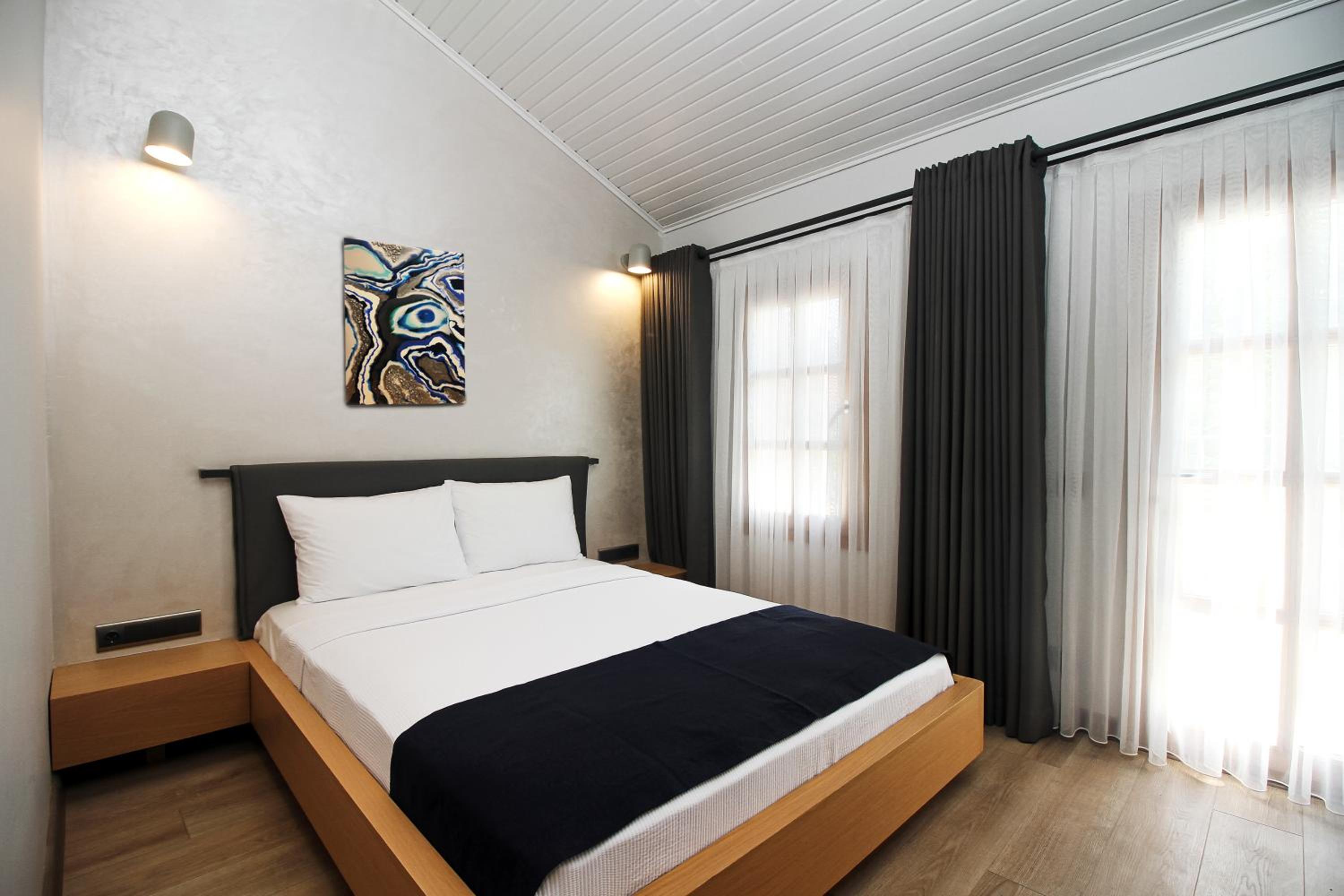 Double Room with Balcony - Photo 1