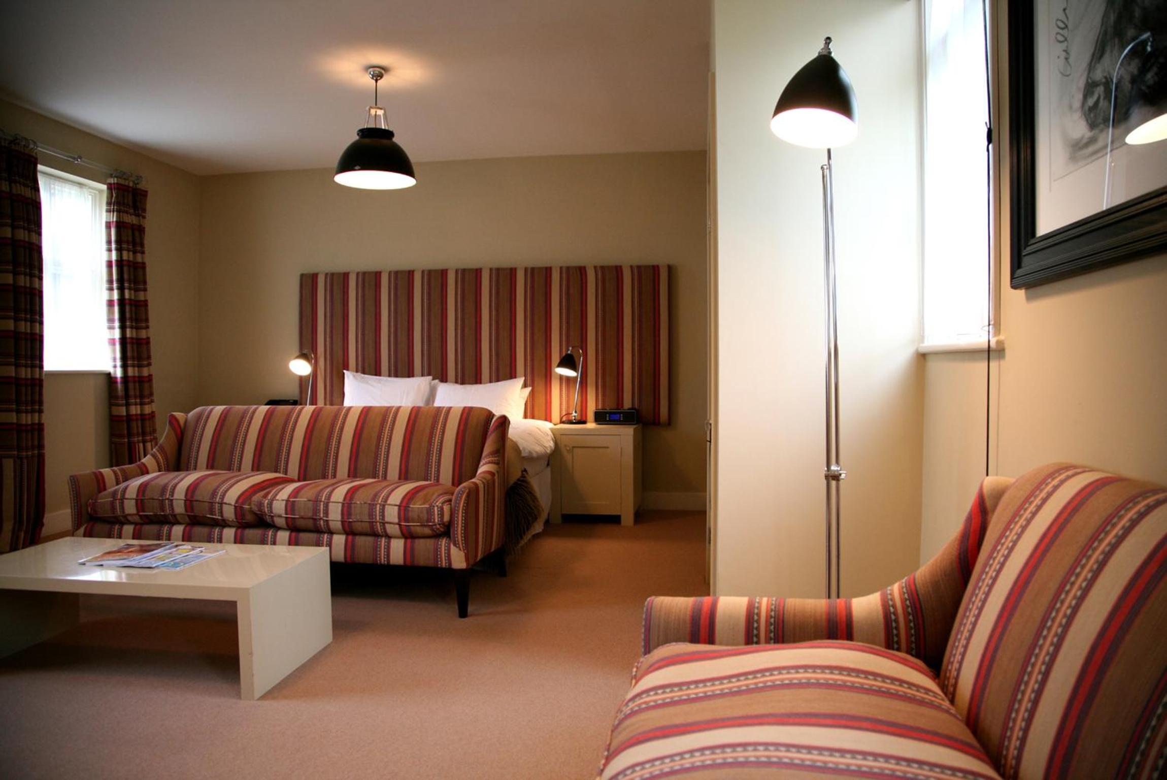 Luxury King Room - Photo 12