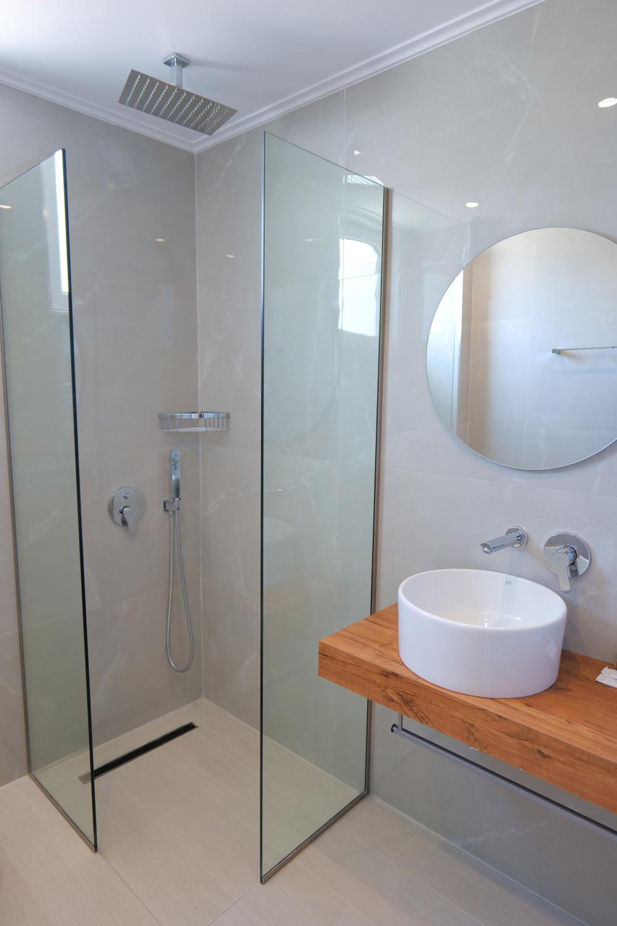 Deluxe Triple Room photo 2