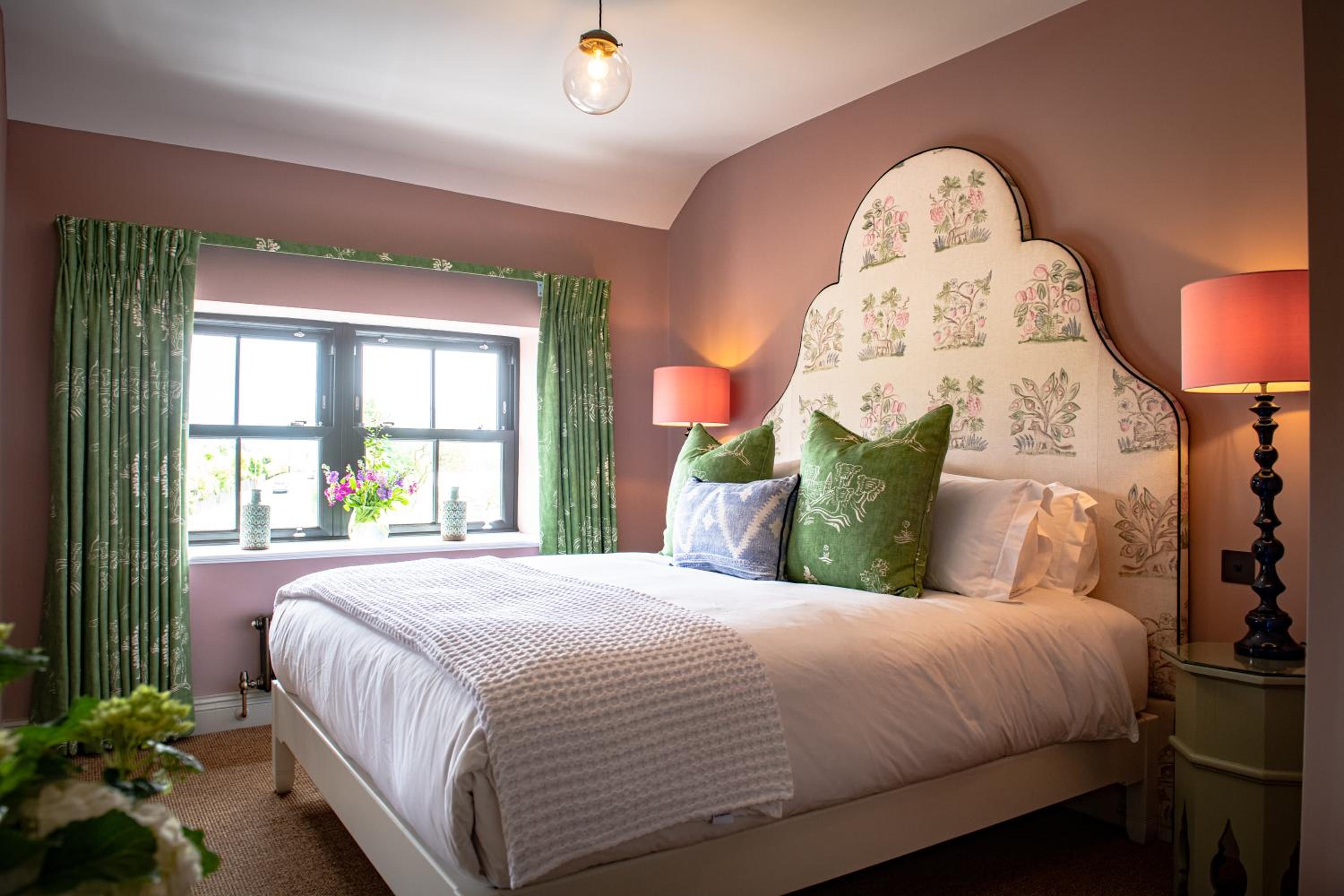 Deluxe King Room photo 2