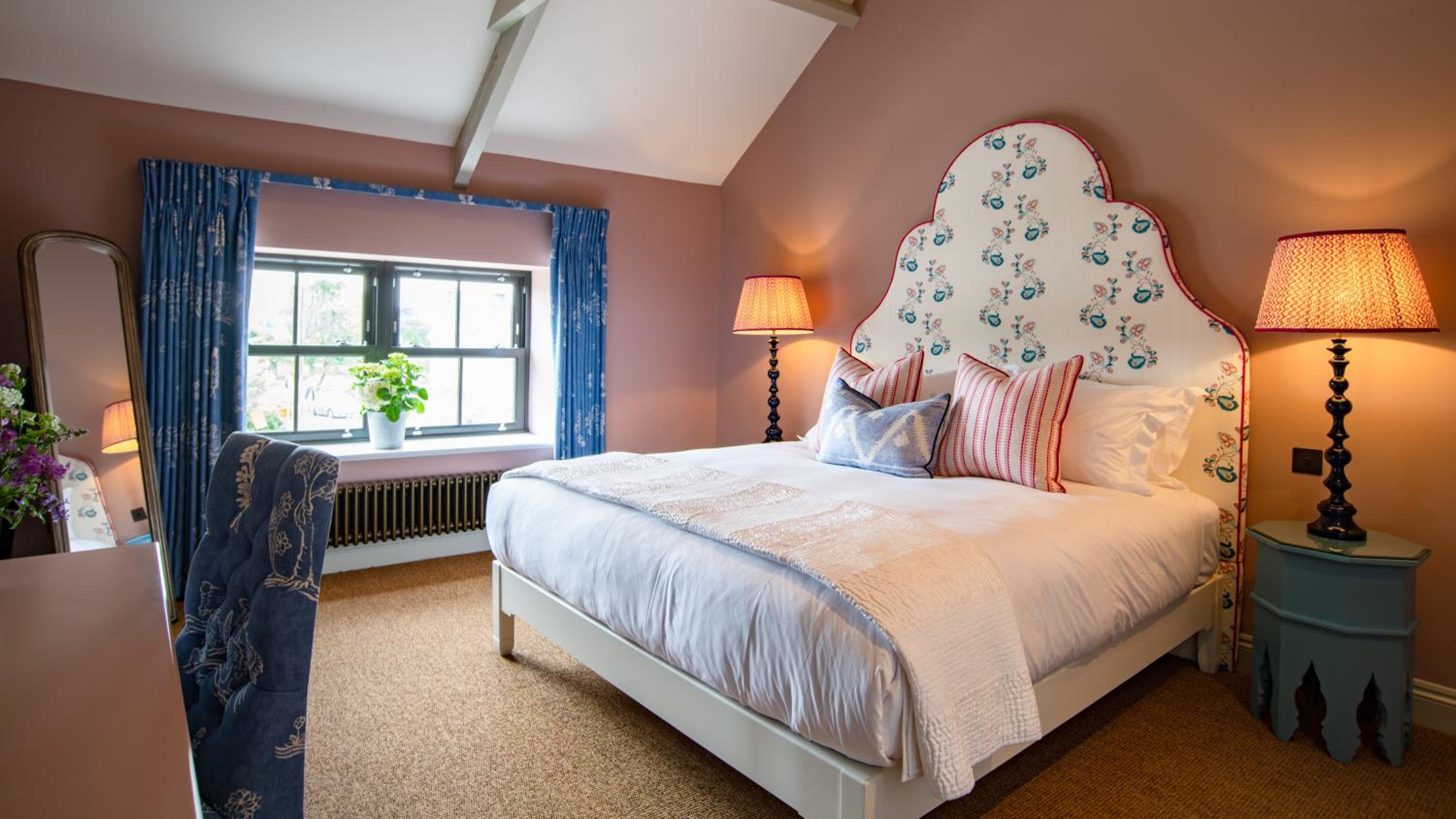Deluxe King Room photo 1