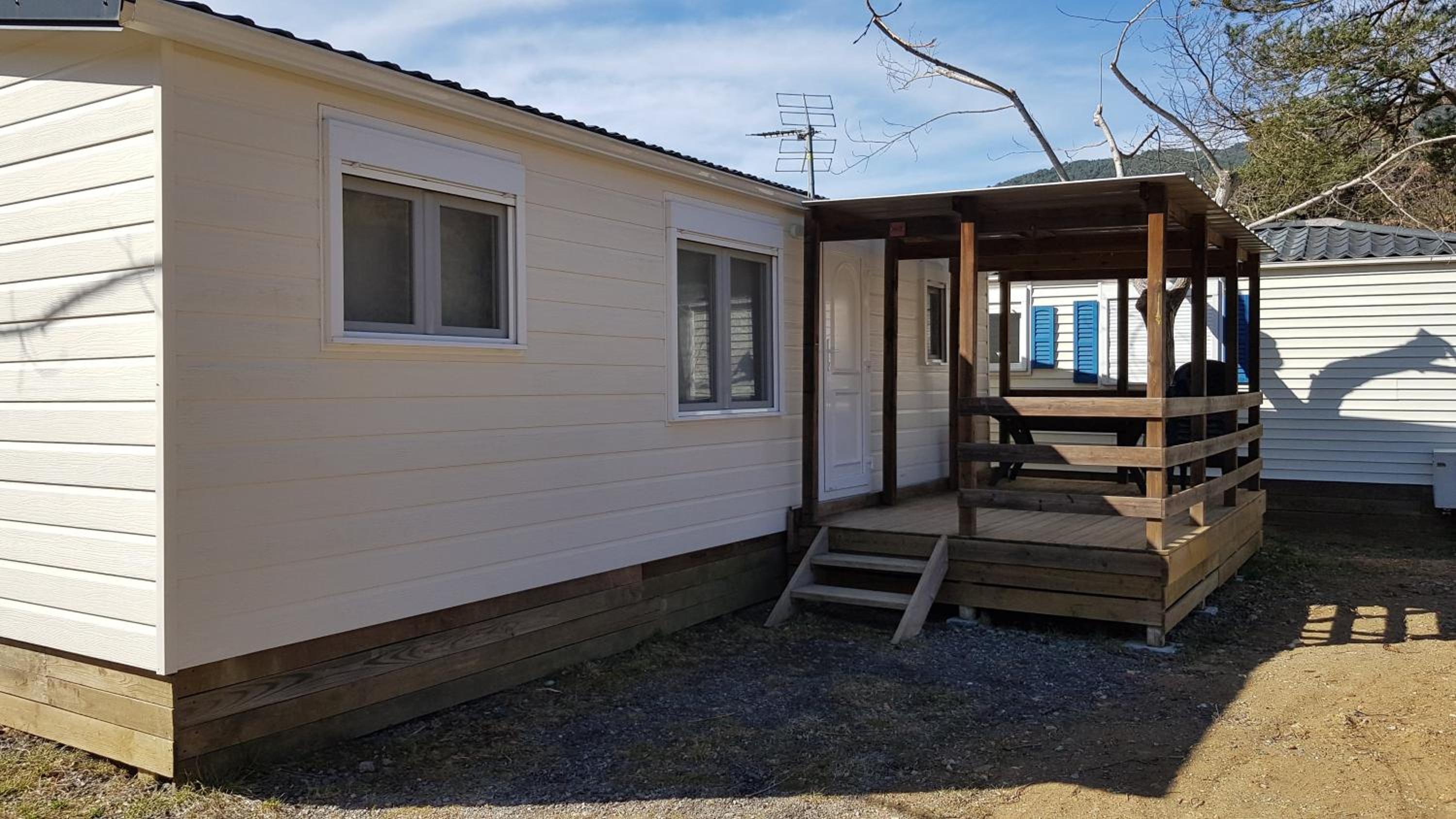 Mobile Home - Photo 8