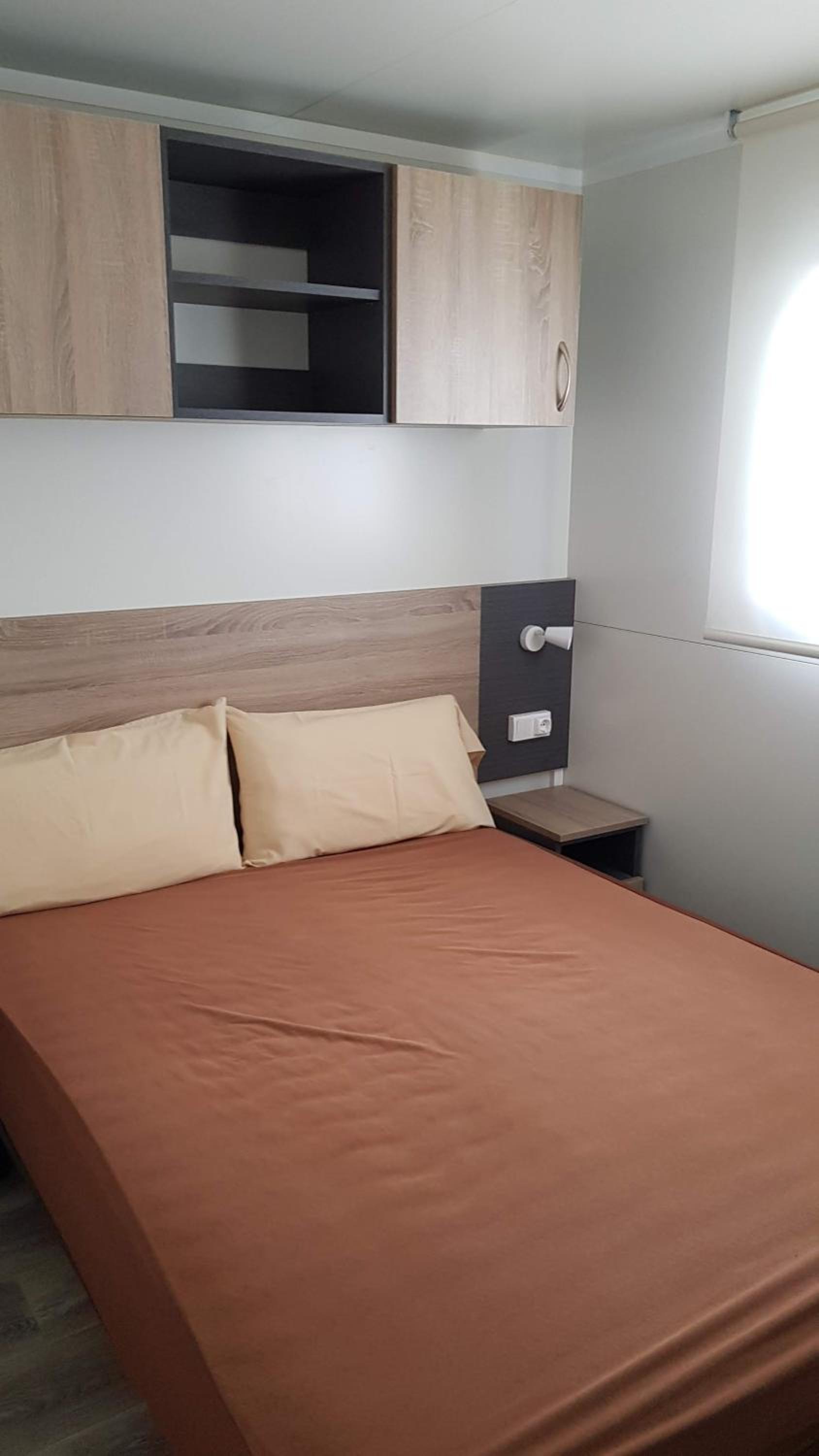 Mobile Home - Photo 6