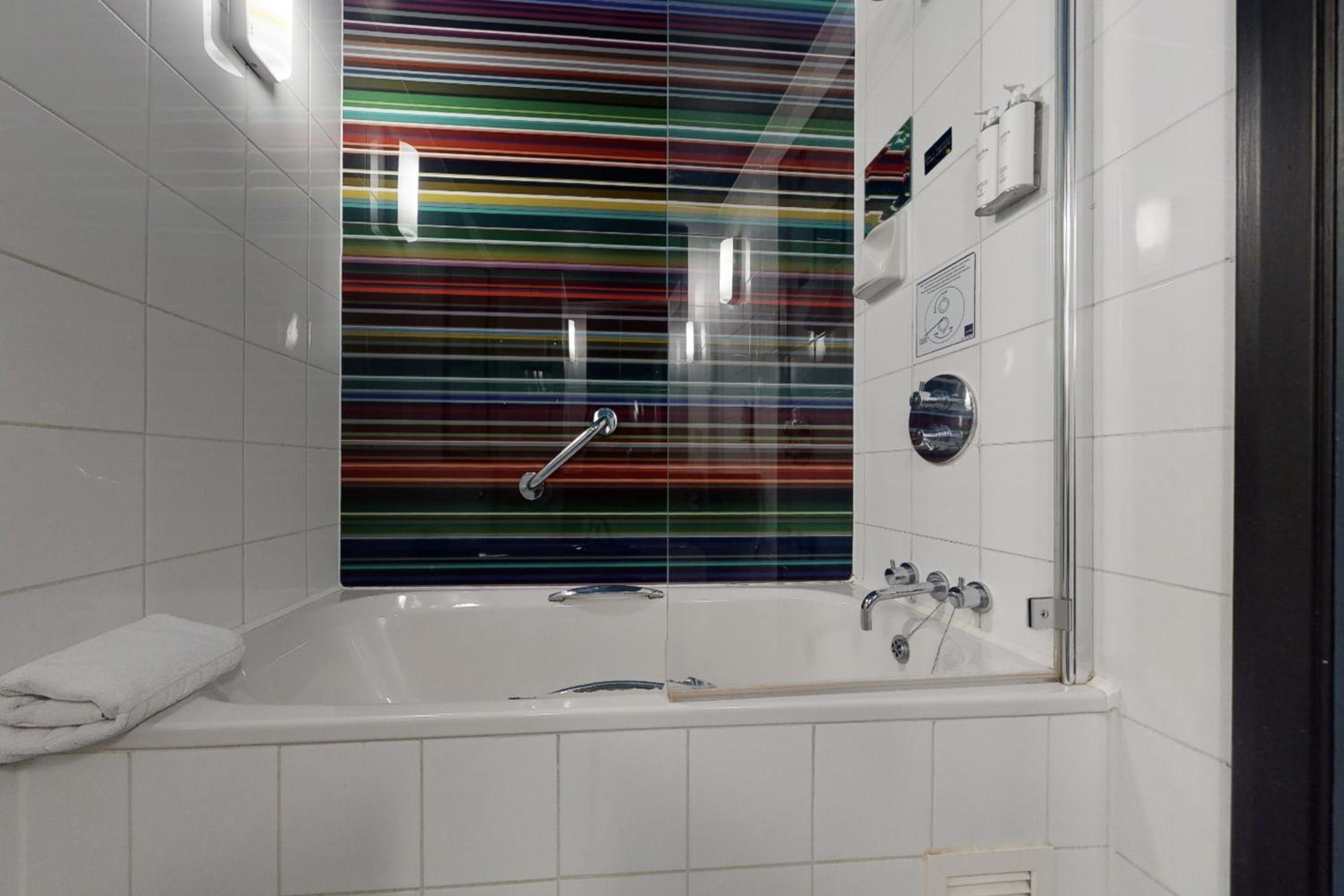 Double Room - Photo 5