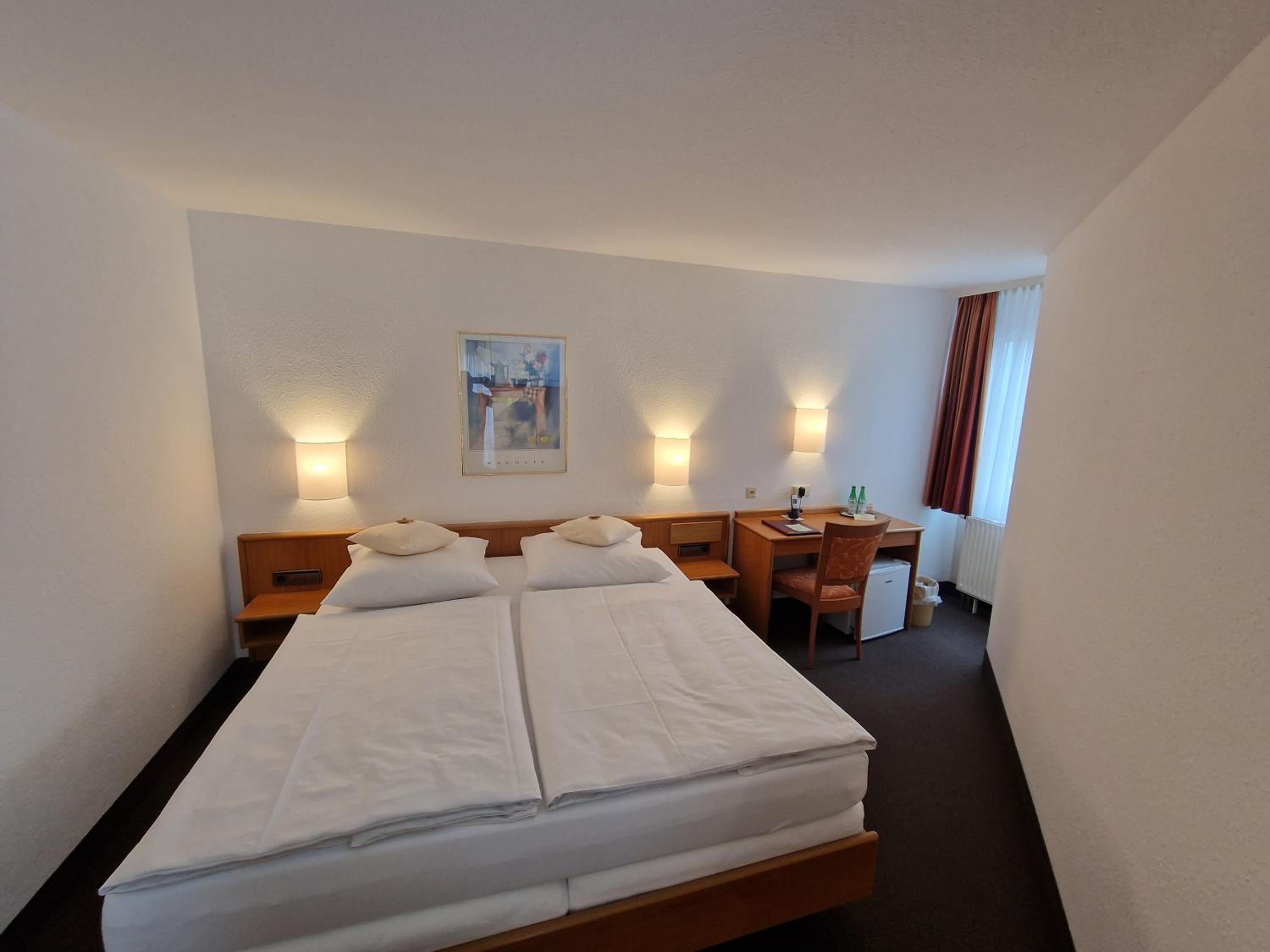 Double Room with Street View