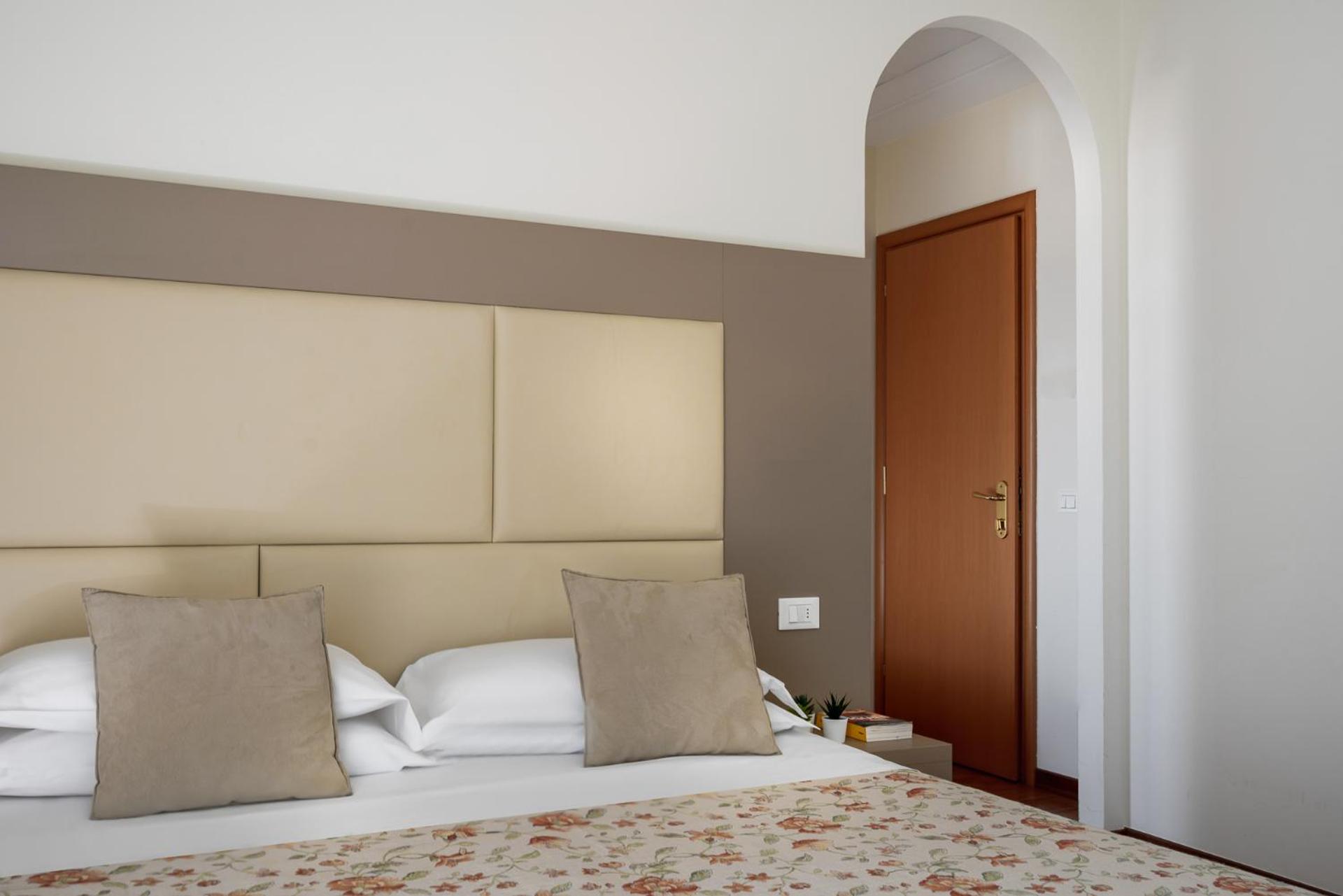 Comfort Double or Twin Room with Balcony - Photo 6