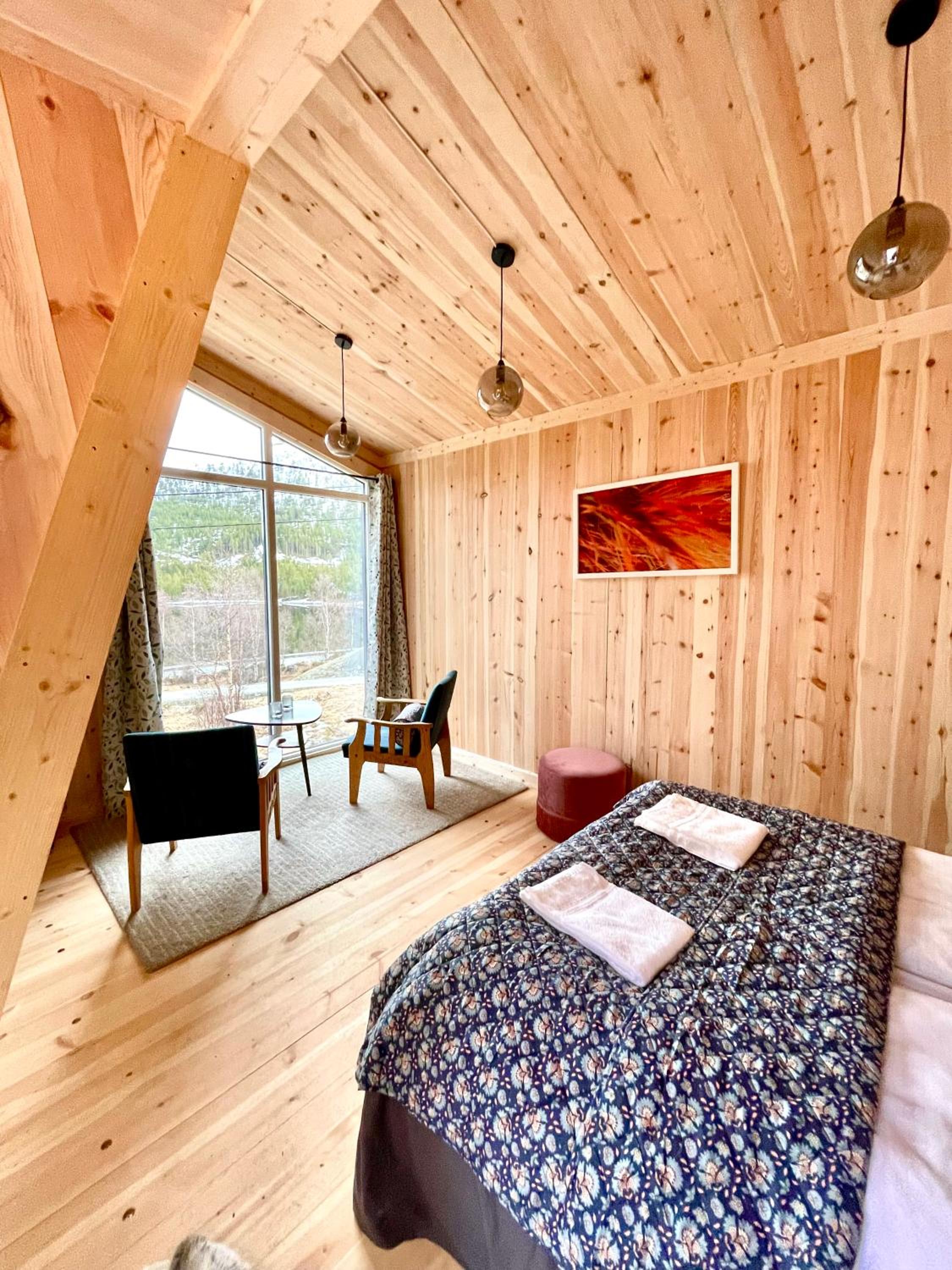 One-Bedroom Cottage - Photo 4