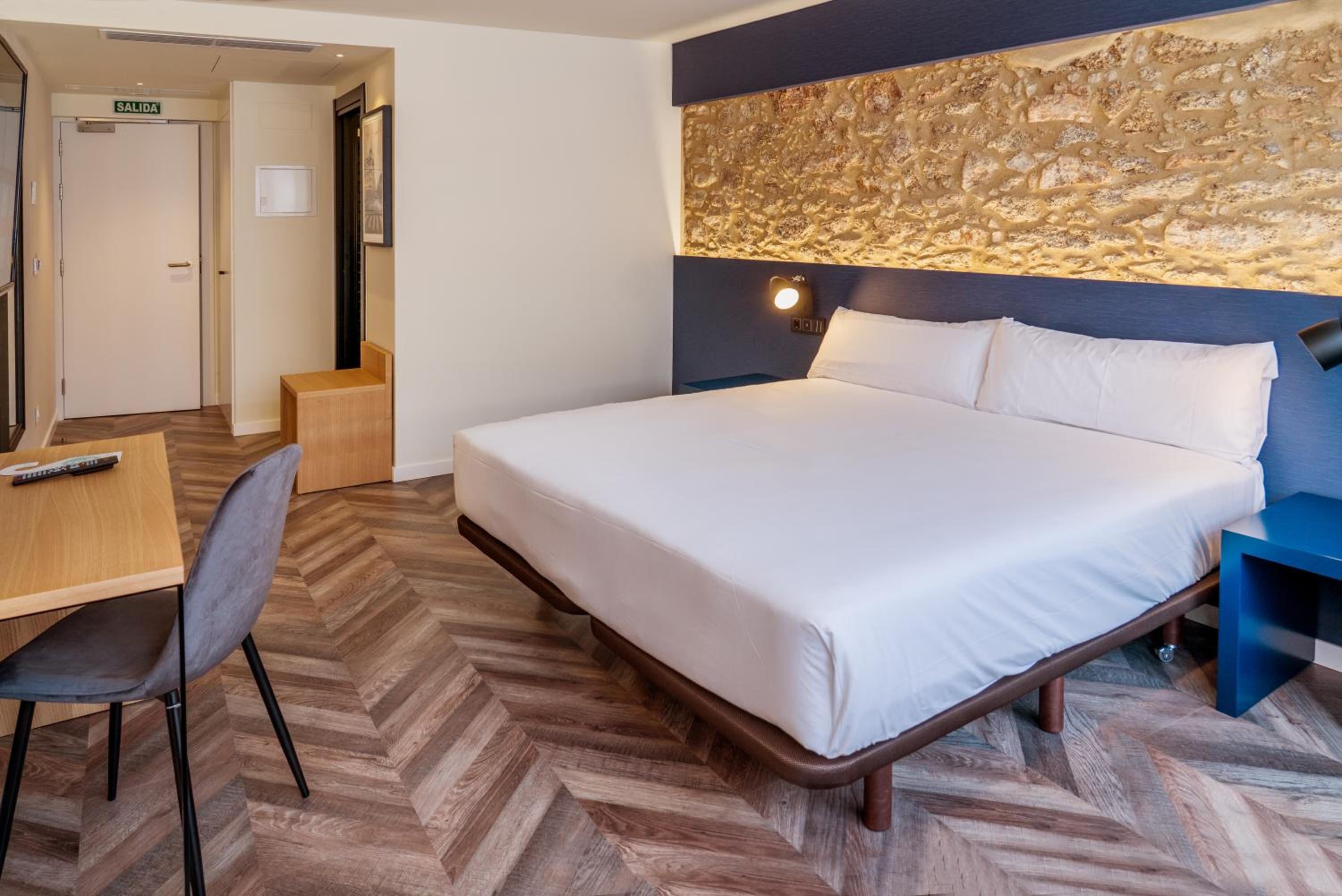 Superior Double Room - Photo 14