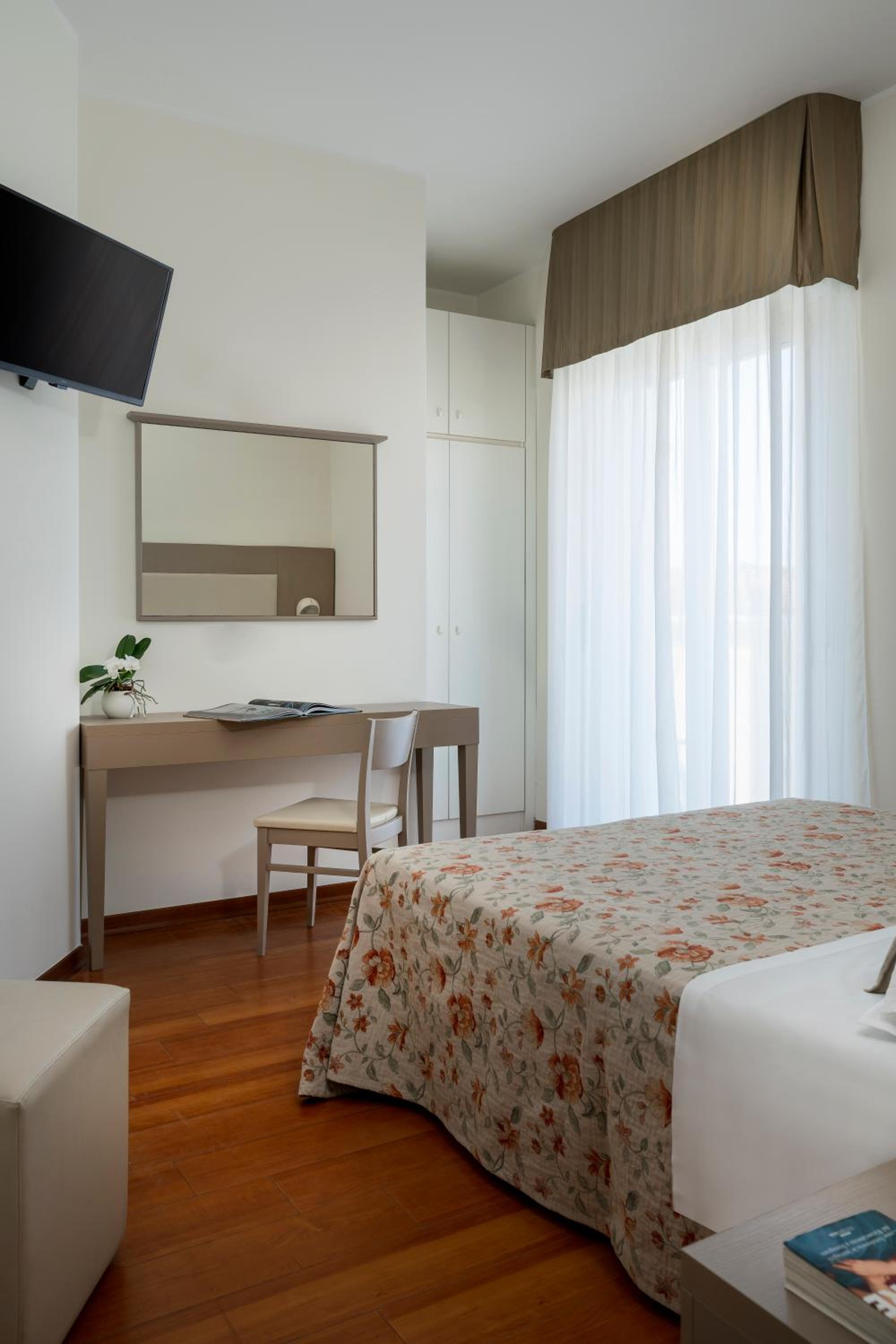 Comfort Double or Twin Room with Balcony - Photo 2