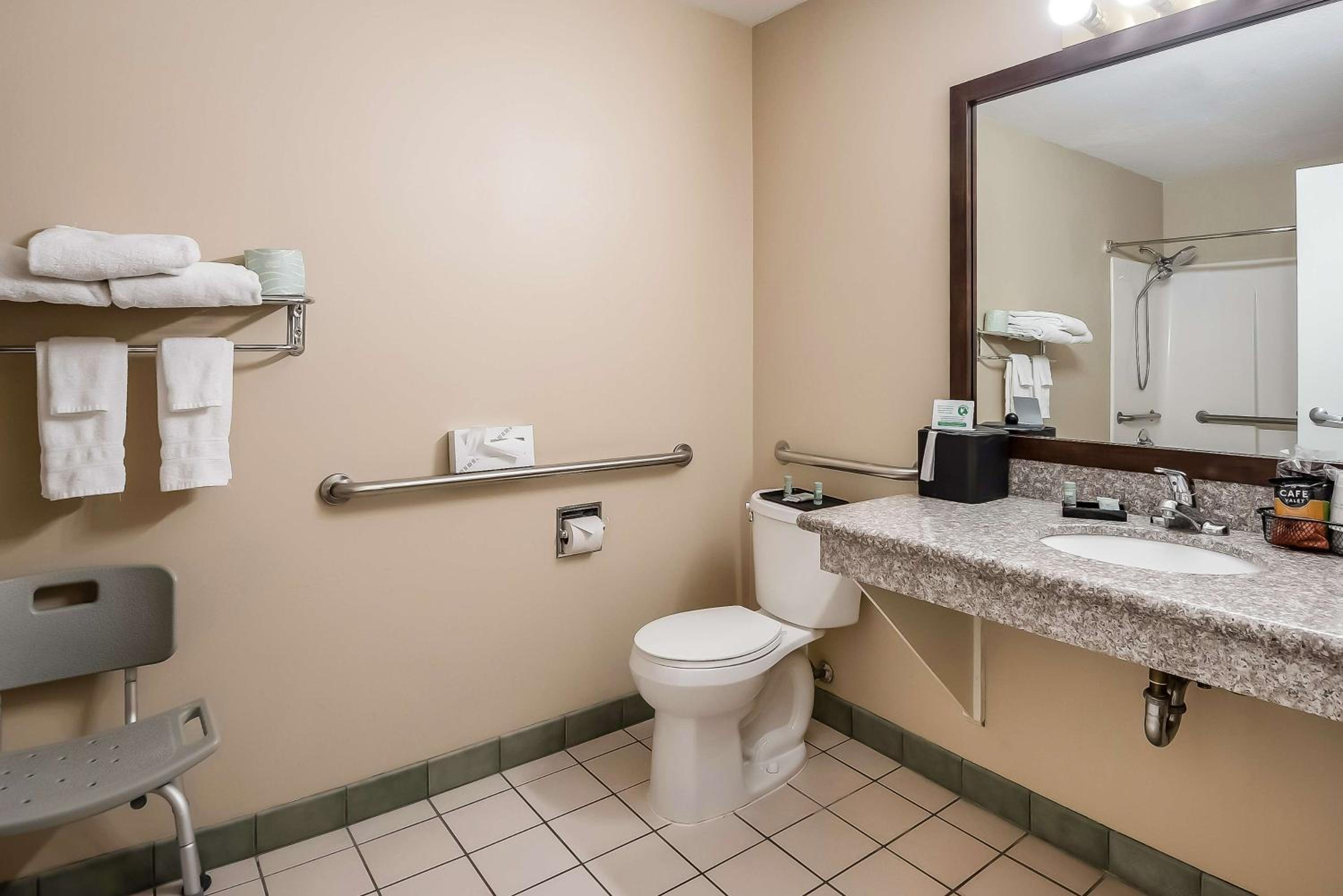 King Room - Disability Access - Photo 3