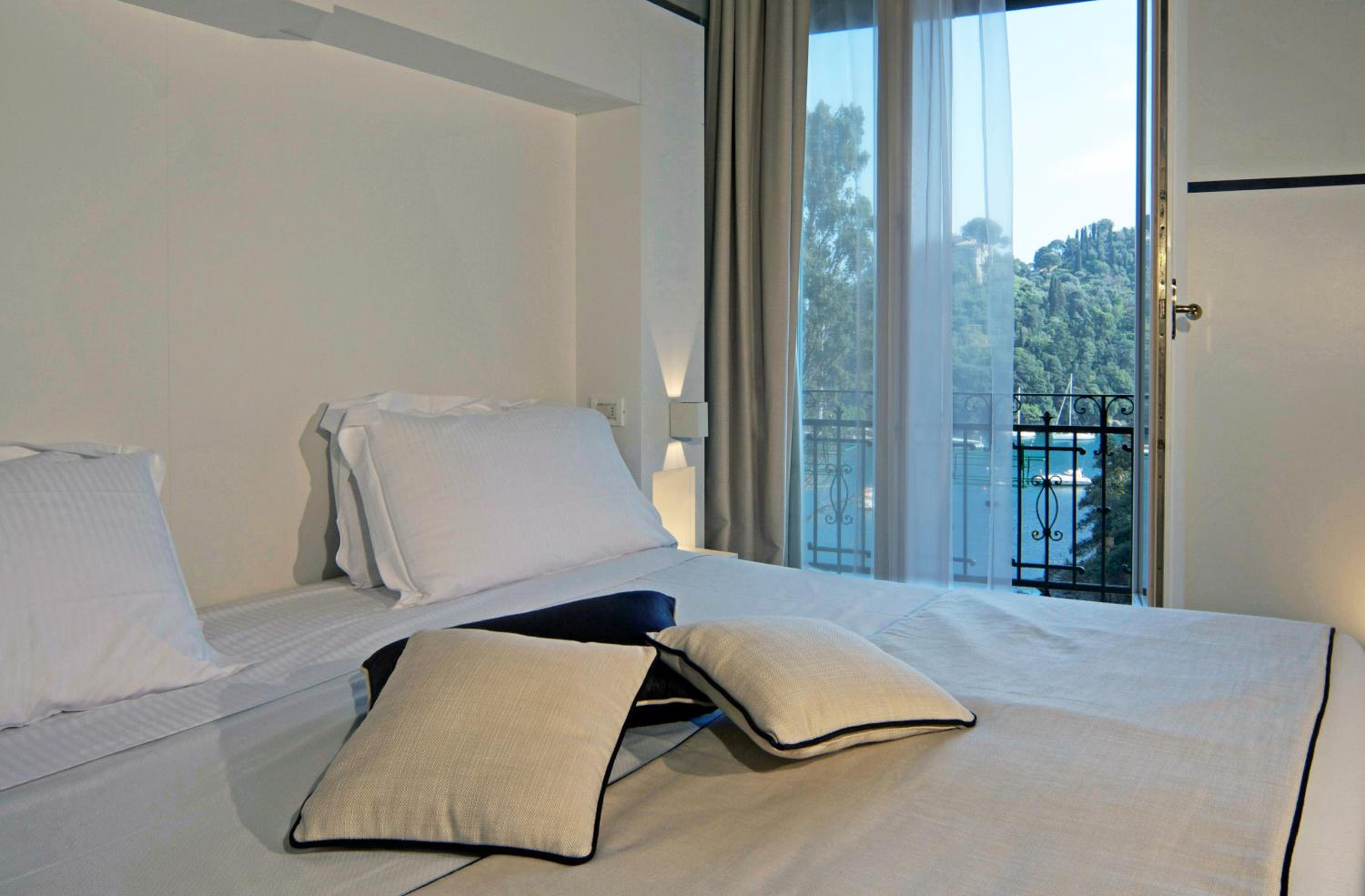 Deluxe Double or Twin Room with Sea View - Photo 1
