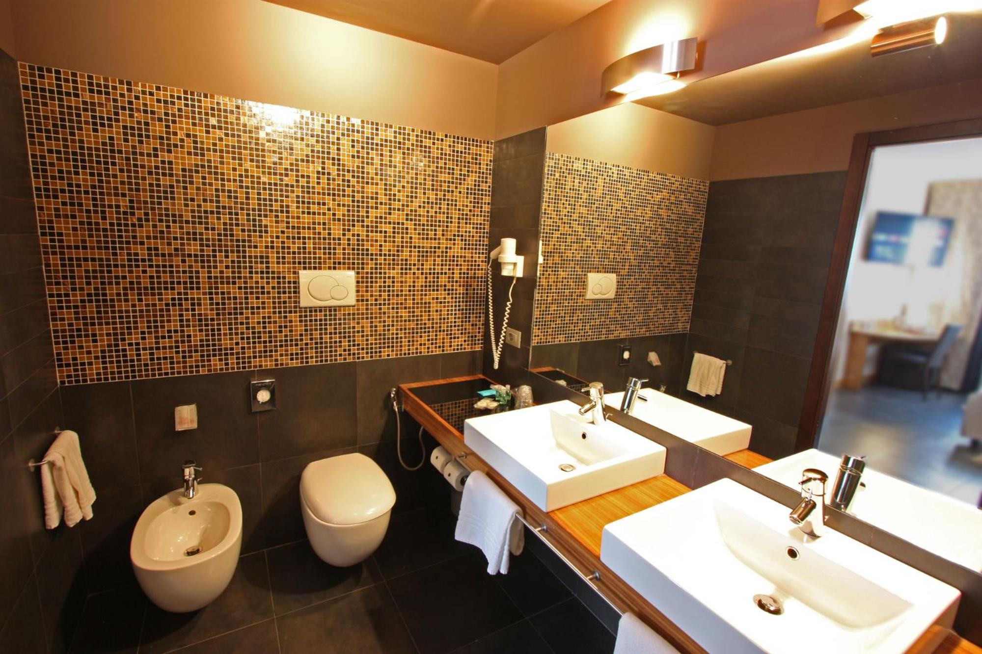 Deluxe Room - Photo 3
