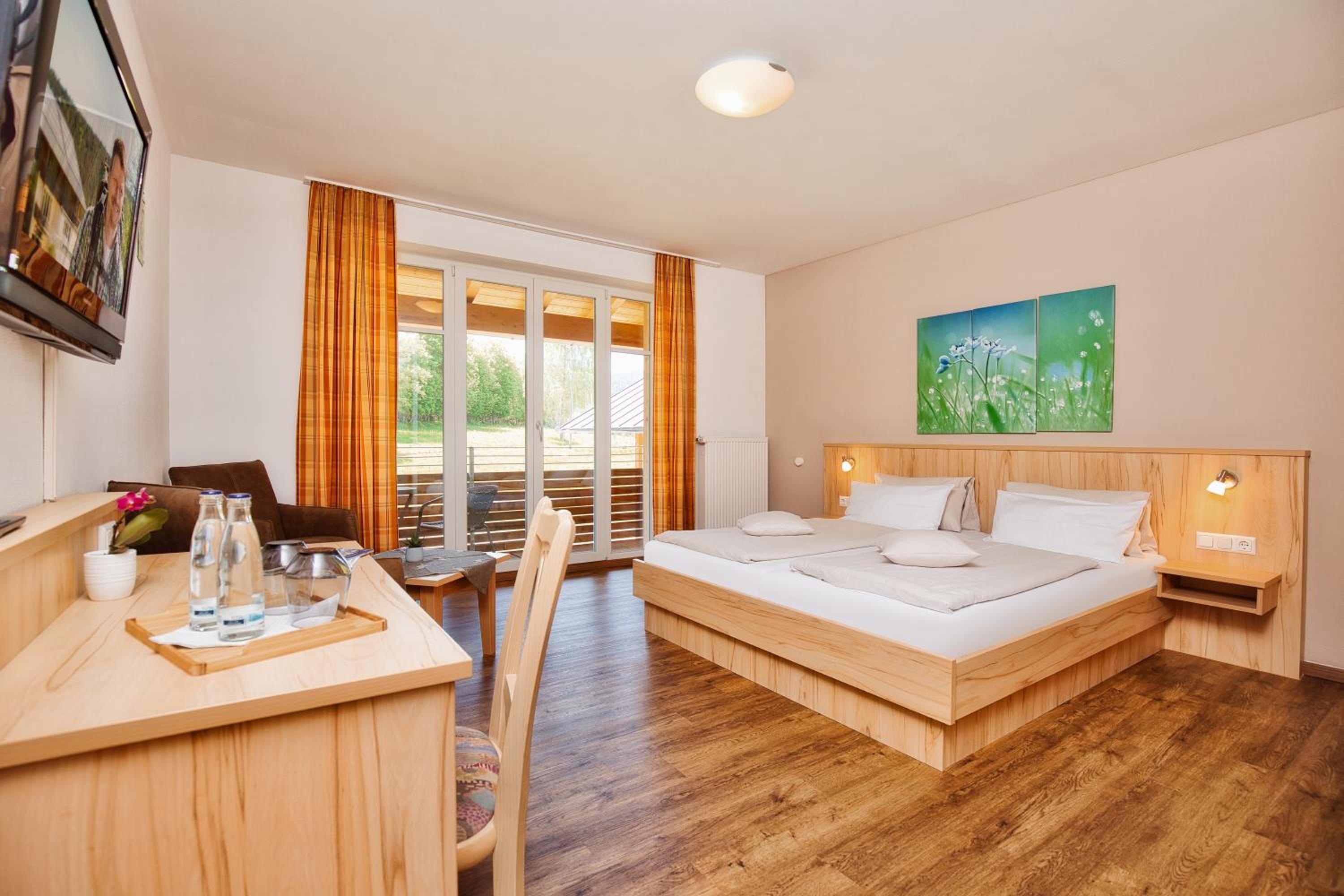 Large Double Room photo 1
