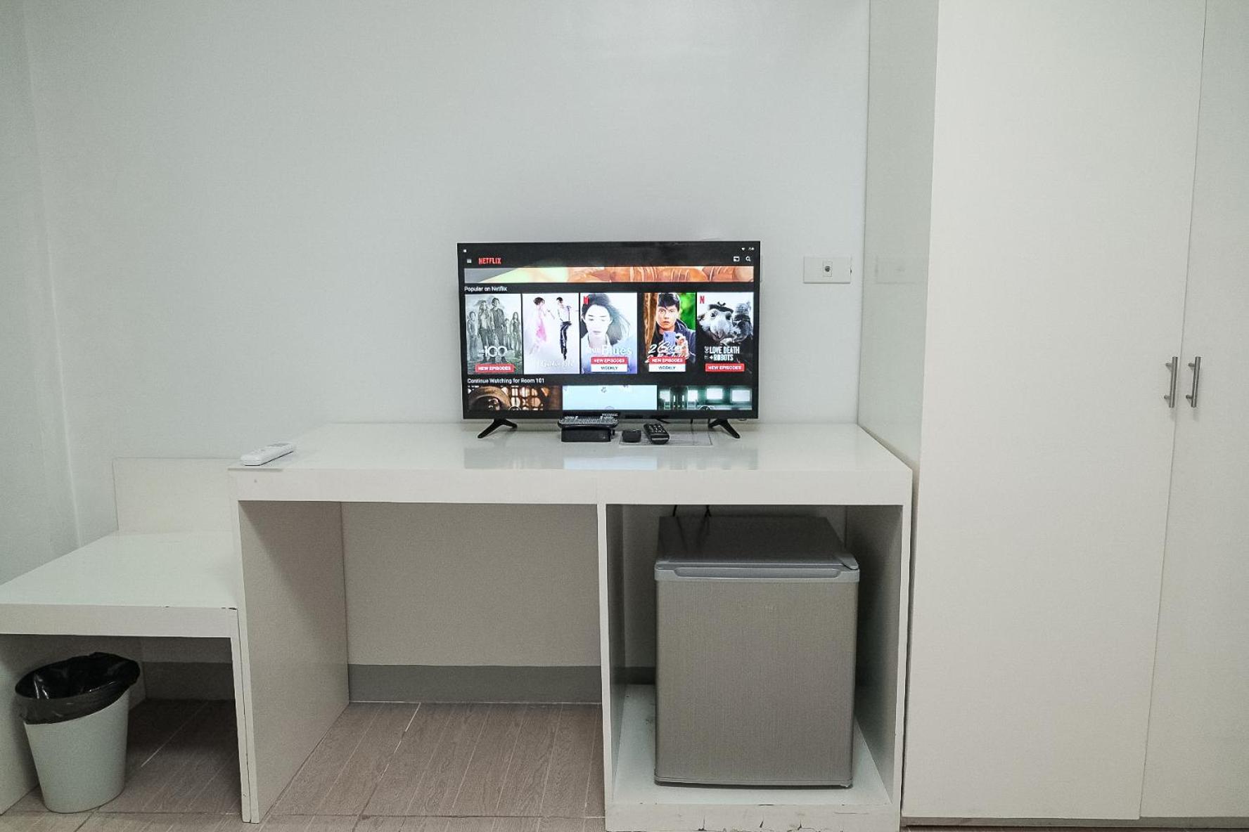 Family Room - Photo 14