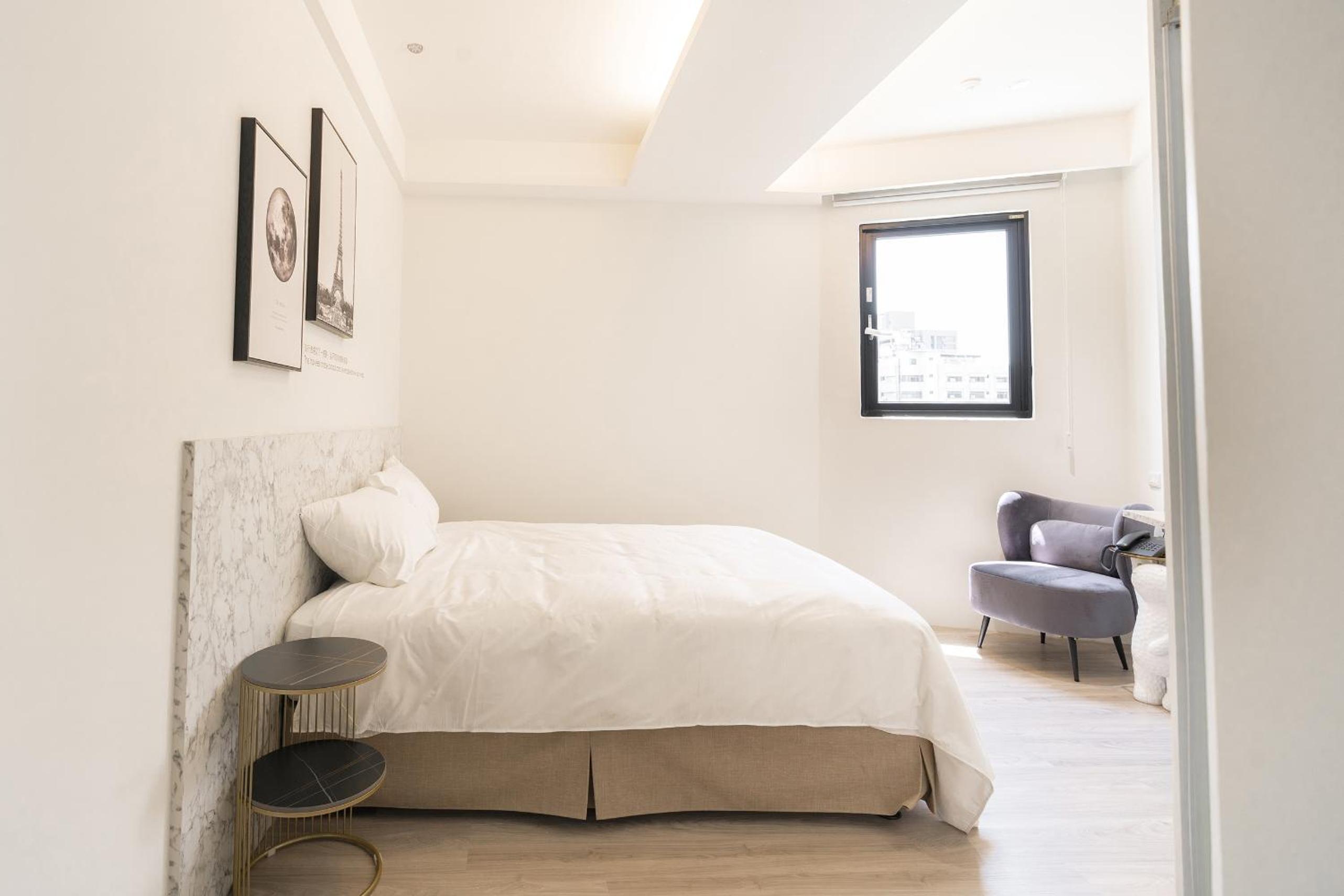 Standard Double Room - Photo 21