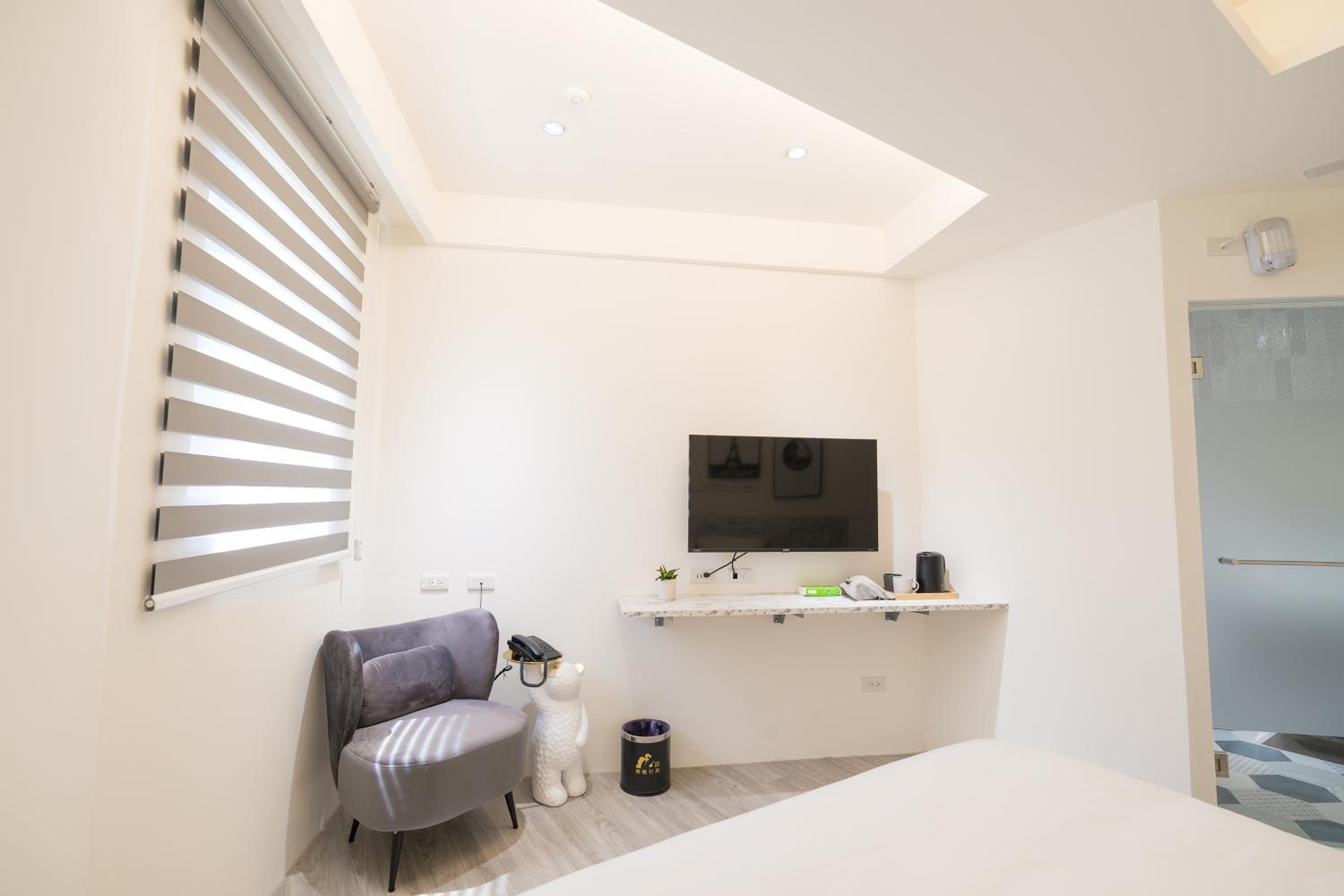 Standard Double Room - Photo 23
