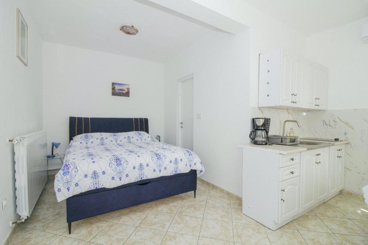 Studio Apartment with Sea View
