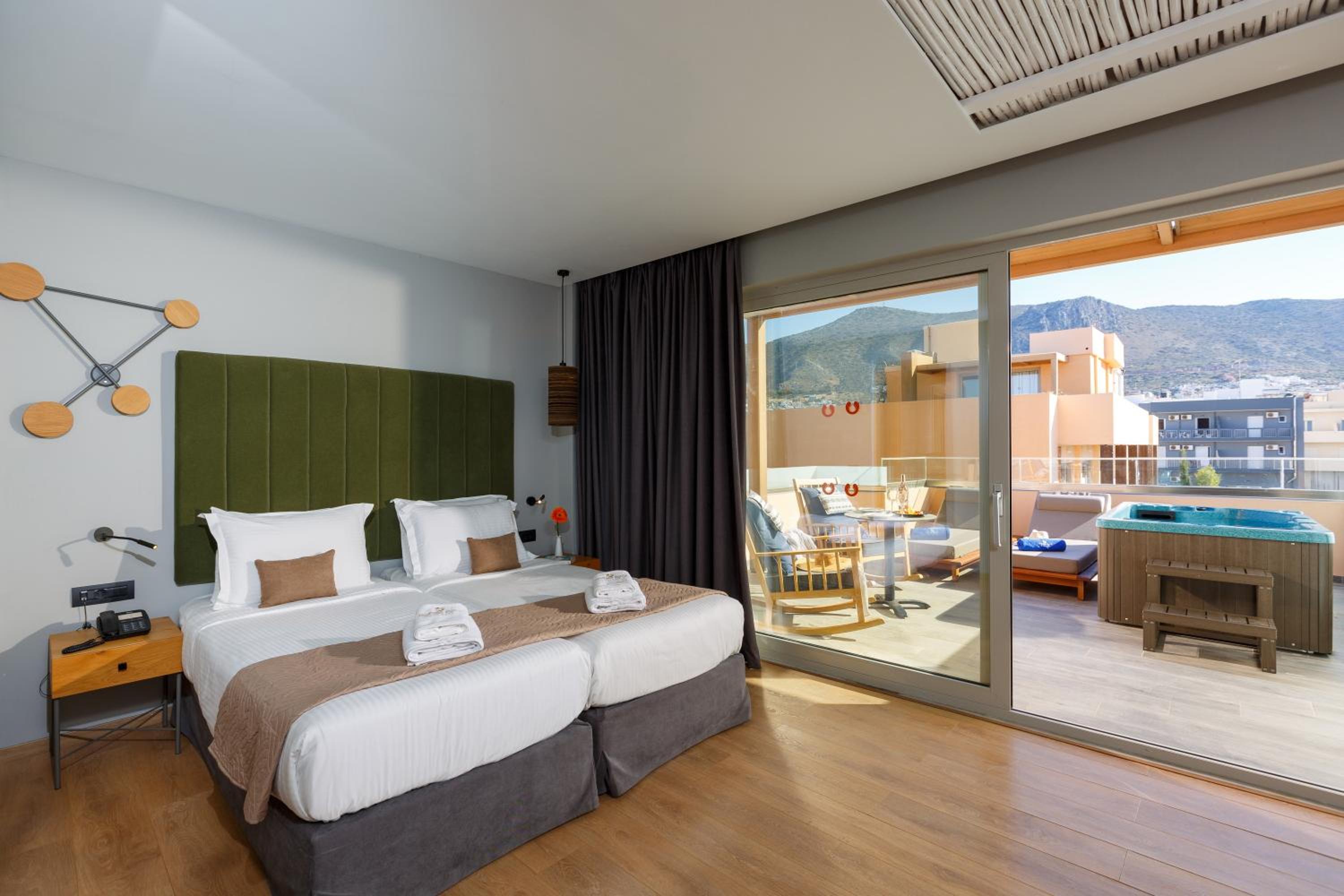 Deluxe Room City View With Outdoor Jacuzzi