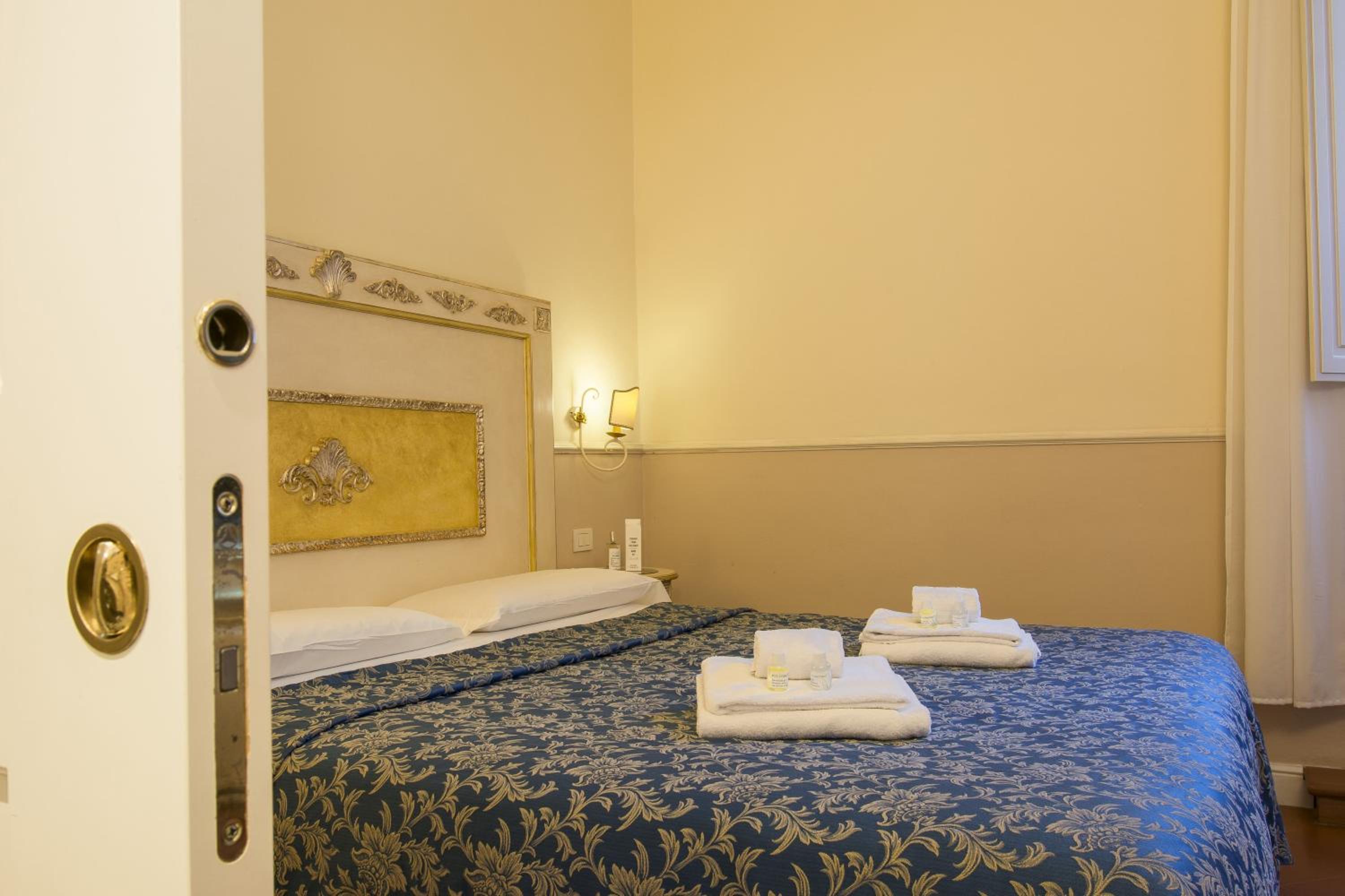 Double or Twin Room photo 1